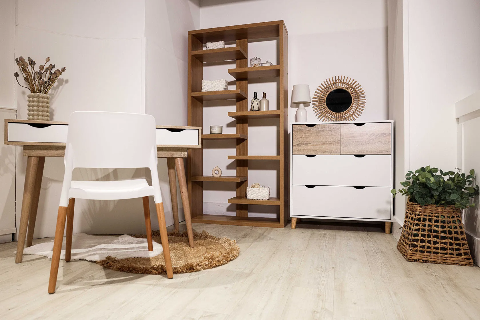 4-Drawer Chest with Oak Detail - White, Wood image