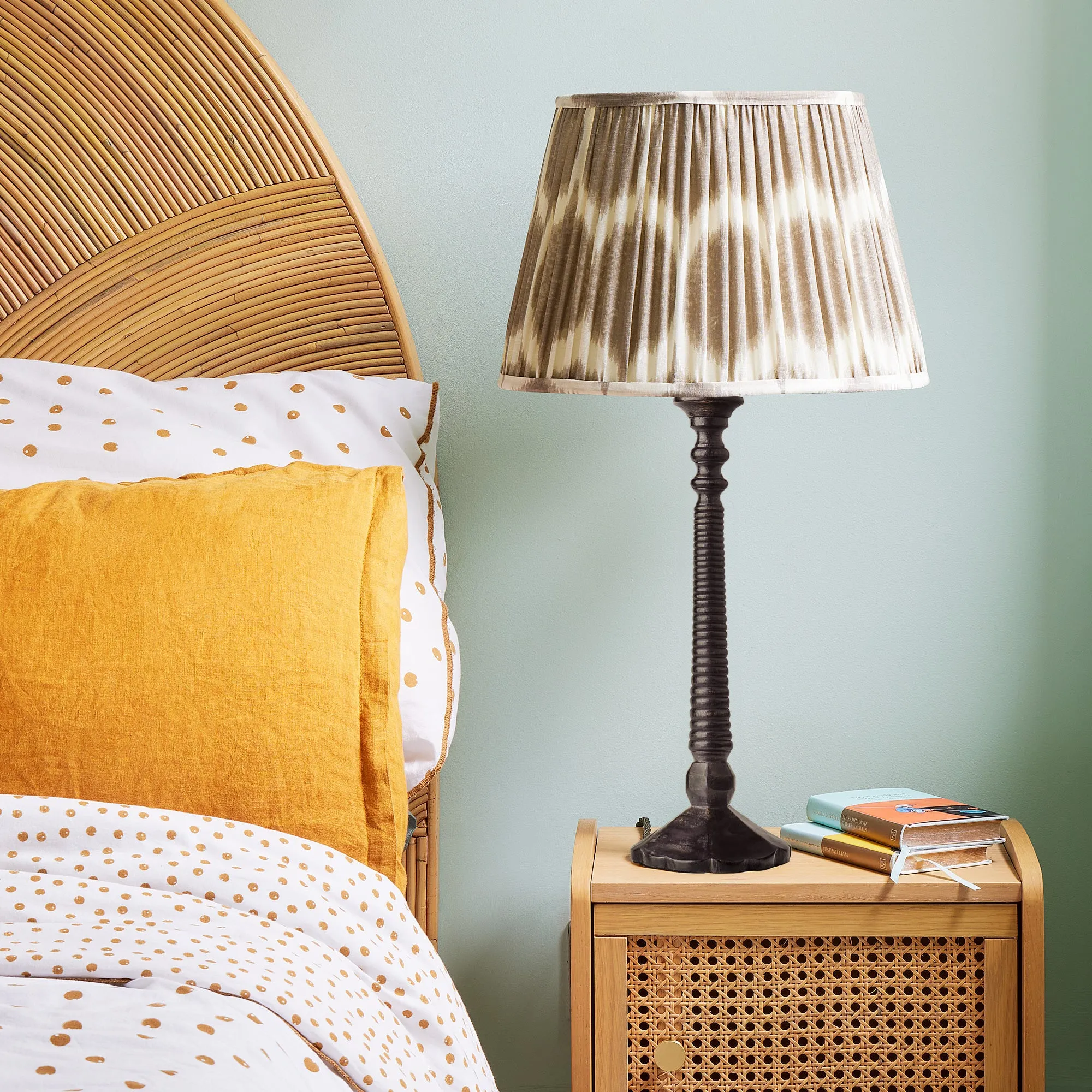 Boster Table Lamp - Black by Pooky