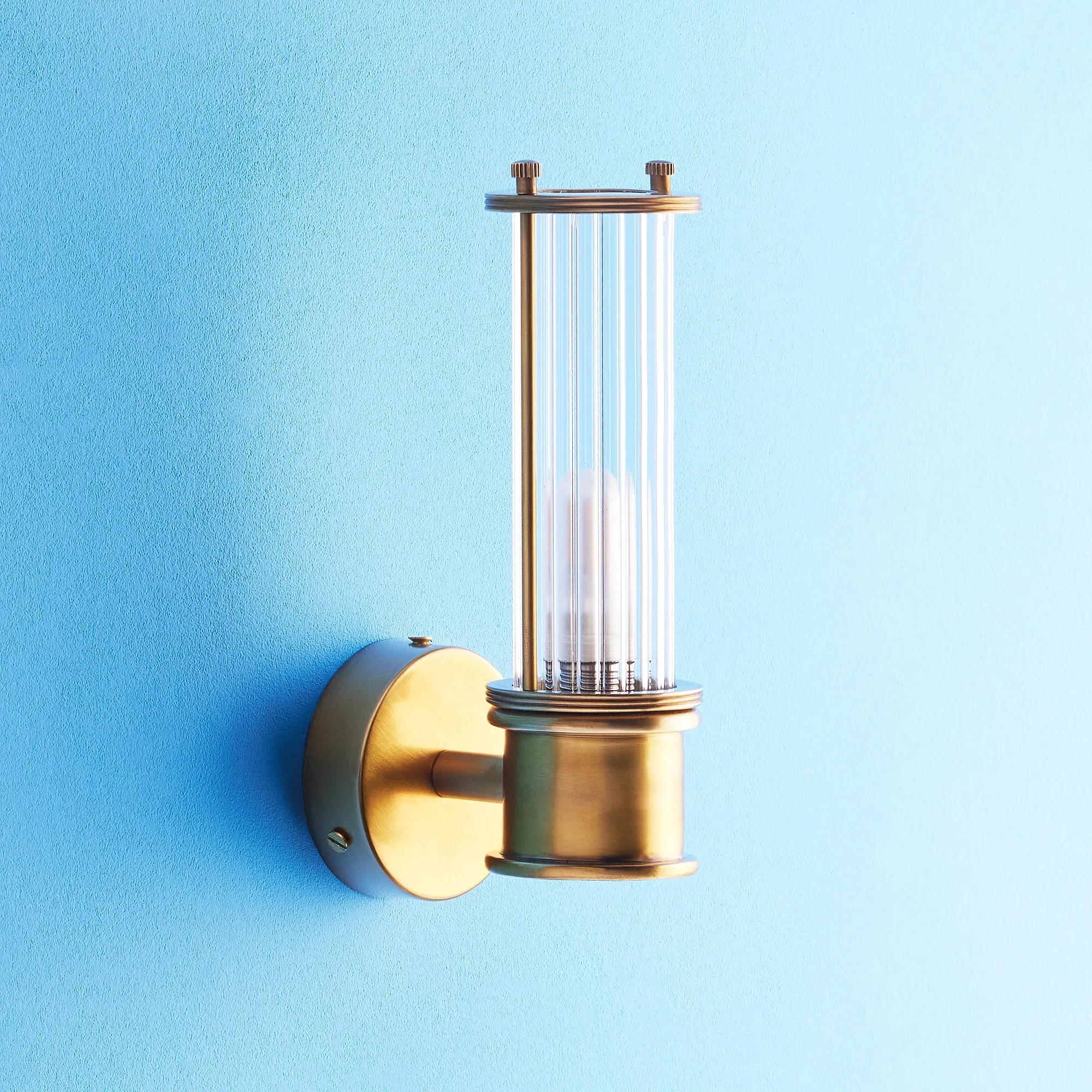 Hunter Small IP44 Wall Light - Antique Brass, Glass product