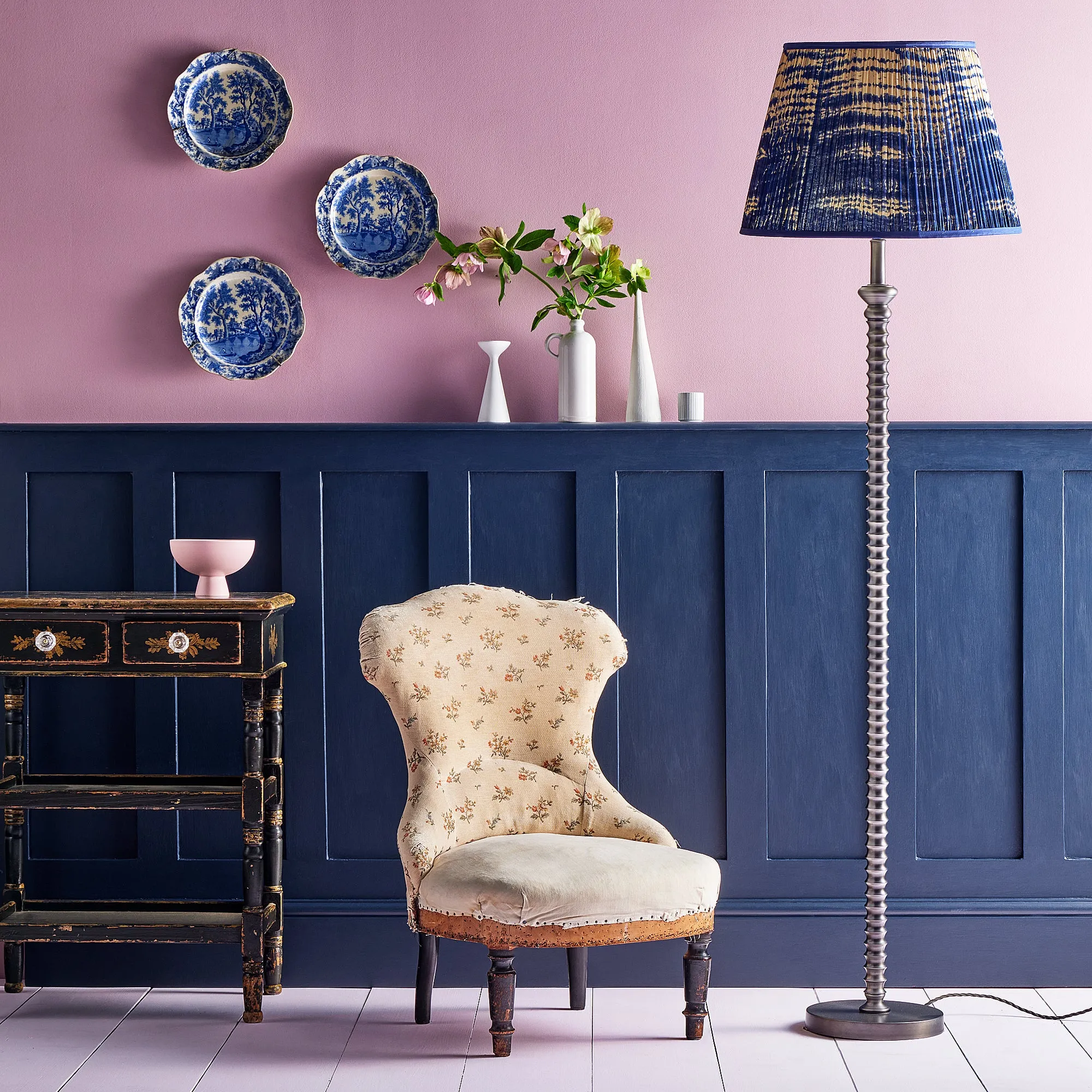 Trimble Floor Lamp - Bronze, Cast Aluminium product