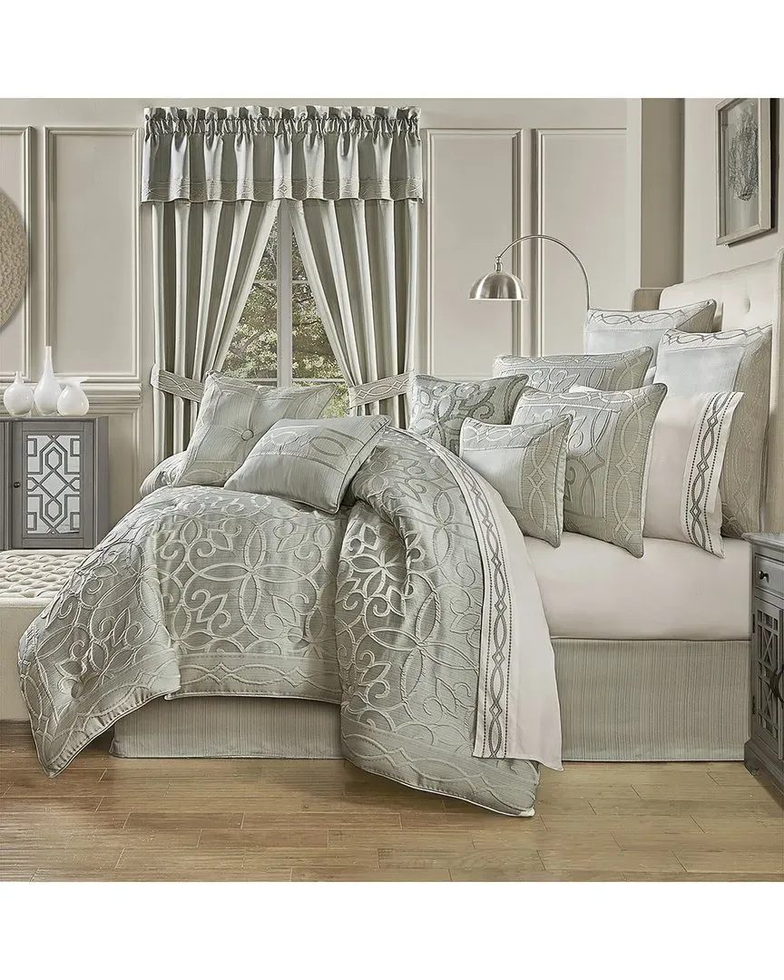 Nouveau Comforter Set - Spa image