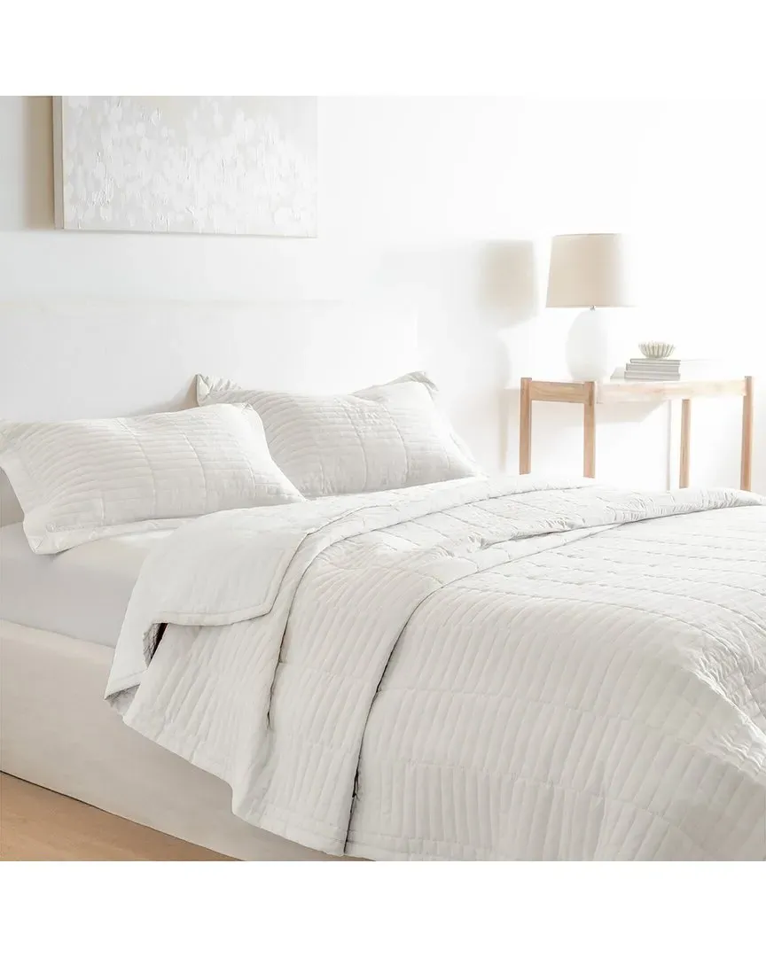 Eternal Codora Reversible Quilt Set - White, Microfiber image