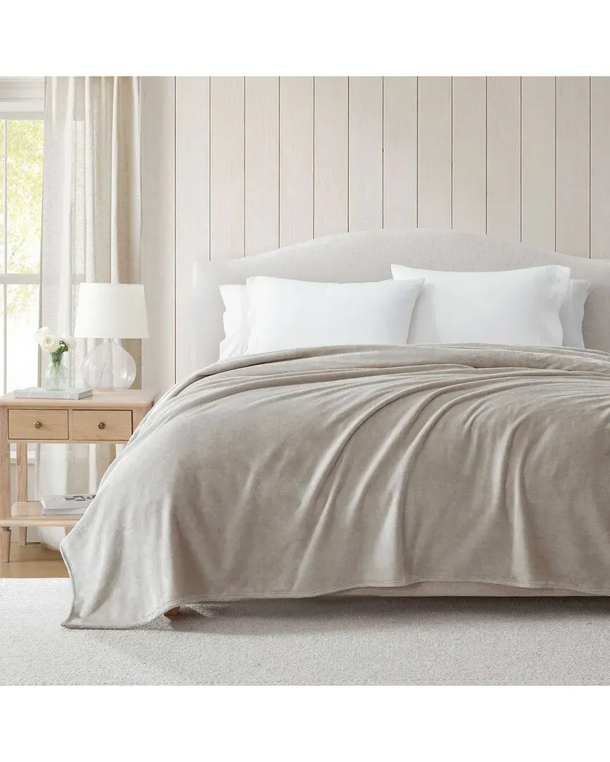 Bedford Collection Solid Plush Blanket - Chinchilla Gray, Polyester