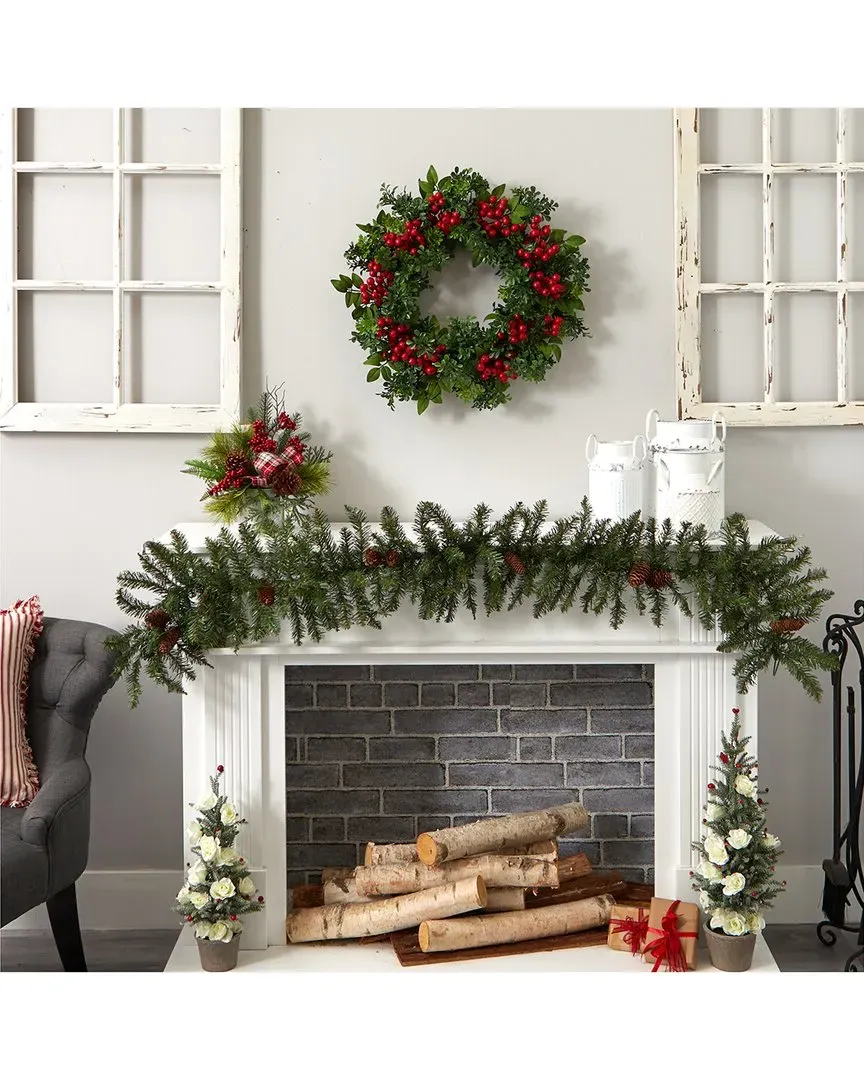 24in Berry Boxwood Wreath - Red