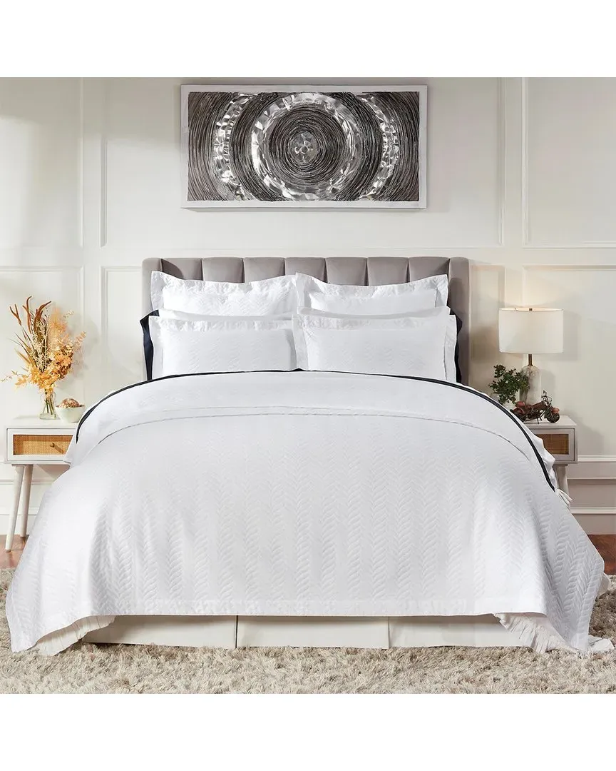 610 Thread Count Casablanca Matelassé Coverlet - White, Cotton