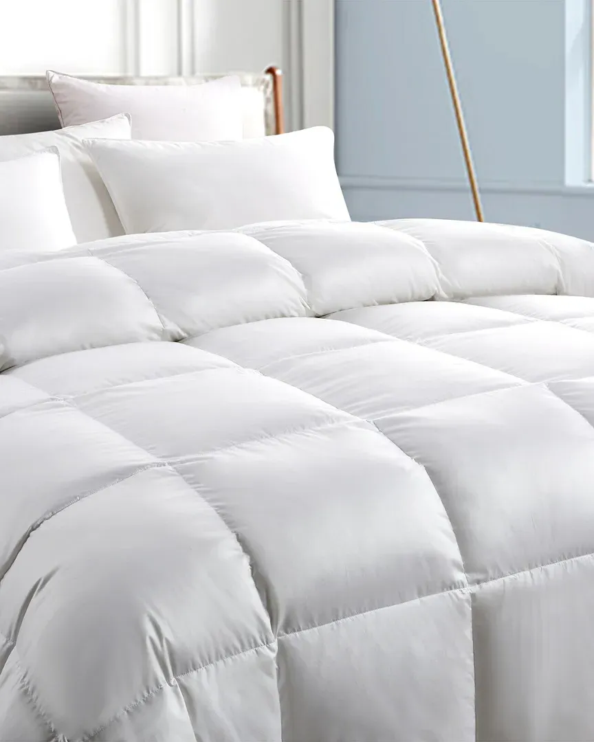 300TC White Down Fiber Comforter - White image