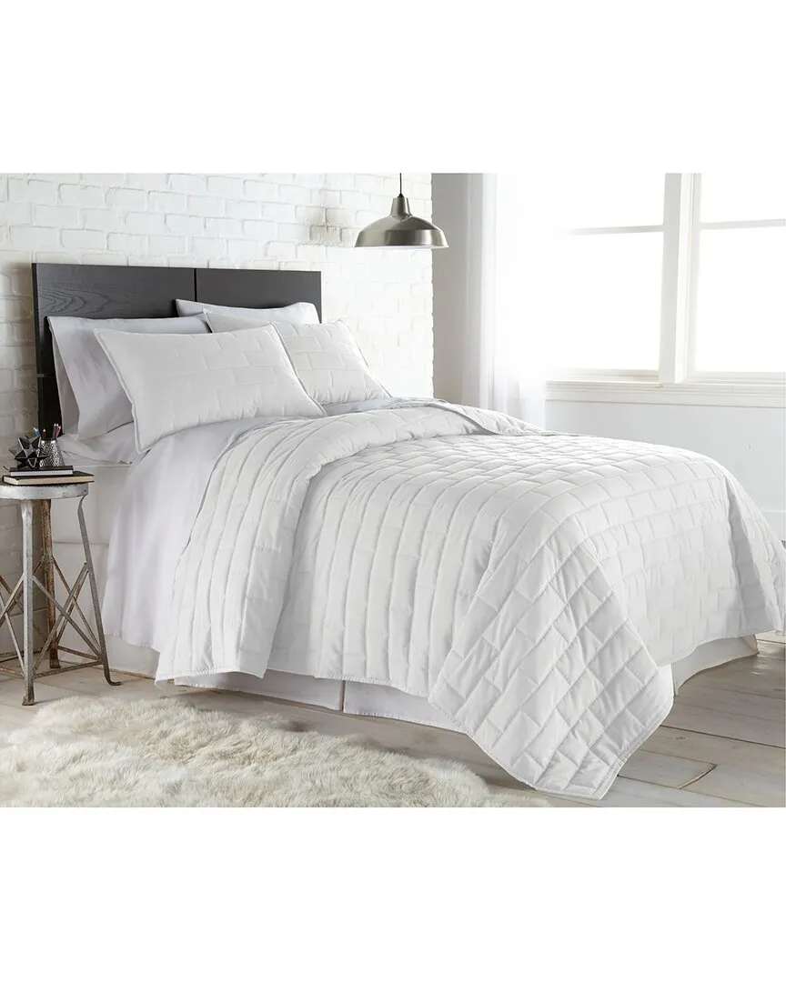 Brickyard Embroidered Quilt Set - White, Microfiber