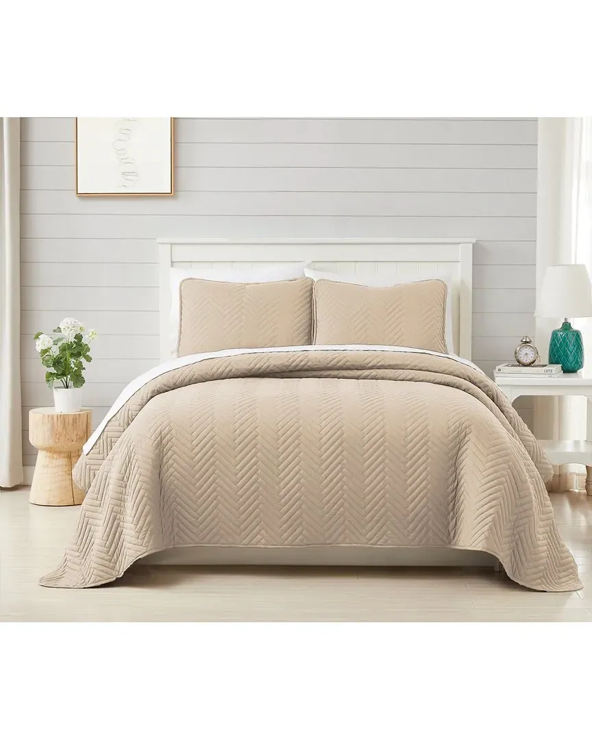 Chevron 3-Piece Quilt and Sham Set - Sand, Microfiber