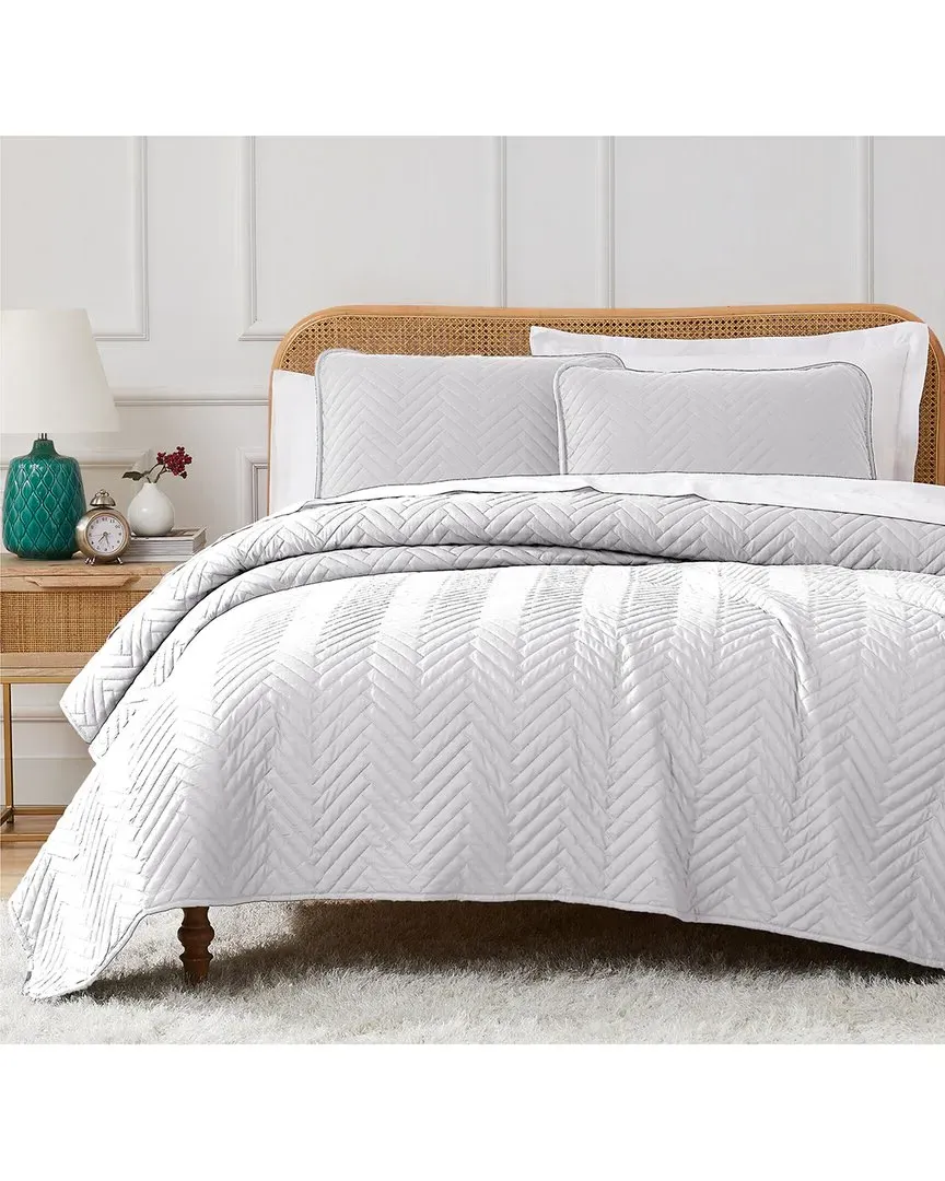Chevron 3-Piece Quilt and Sham Set - White, Microfiber