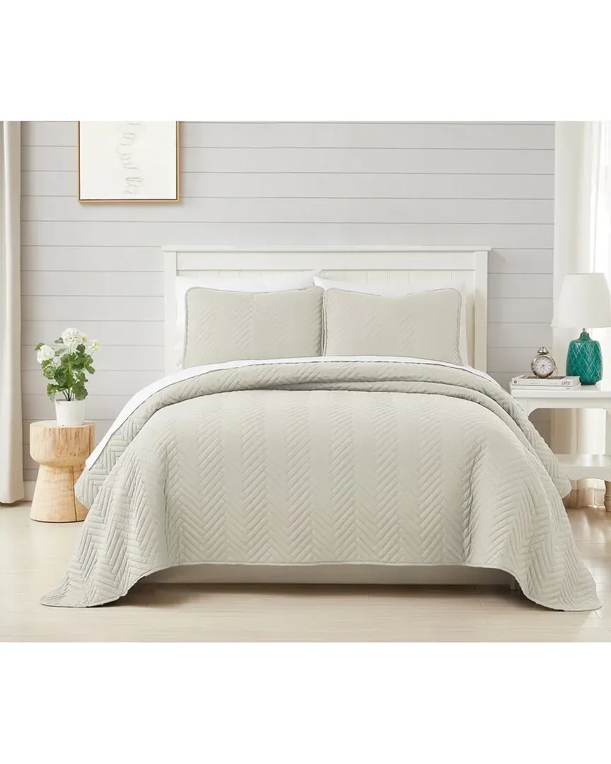 Chevron 3-Piece Quilt and Sham Set - White, Microfiber