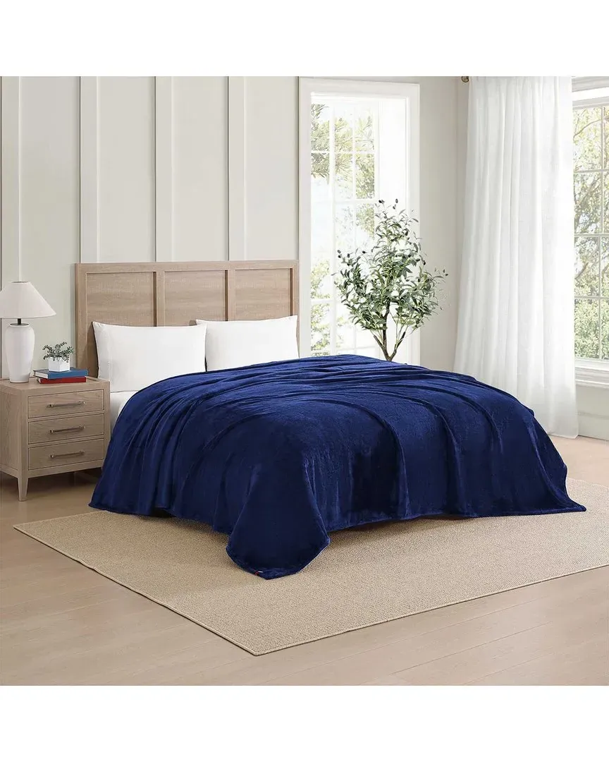 TH Solid Plush Blanket - Marine Blue, Polyester image