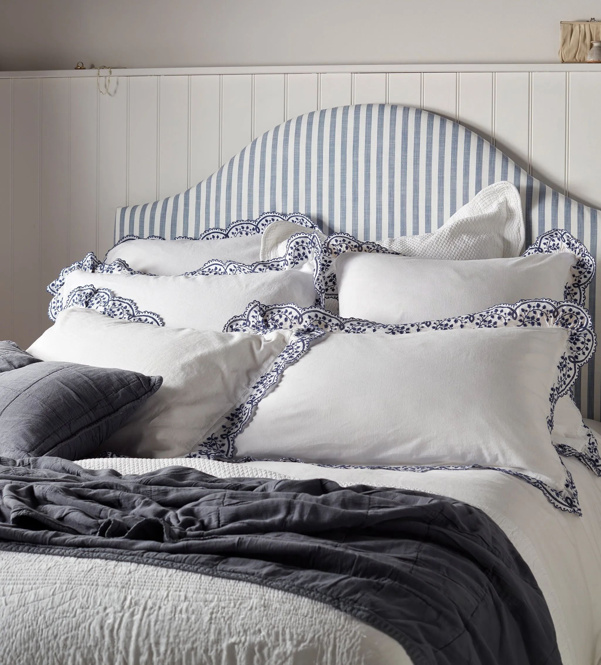 Elsie Oxford Pillowcase - Blue, Cotton Linen product