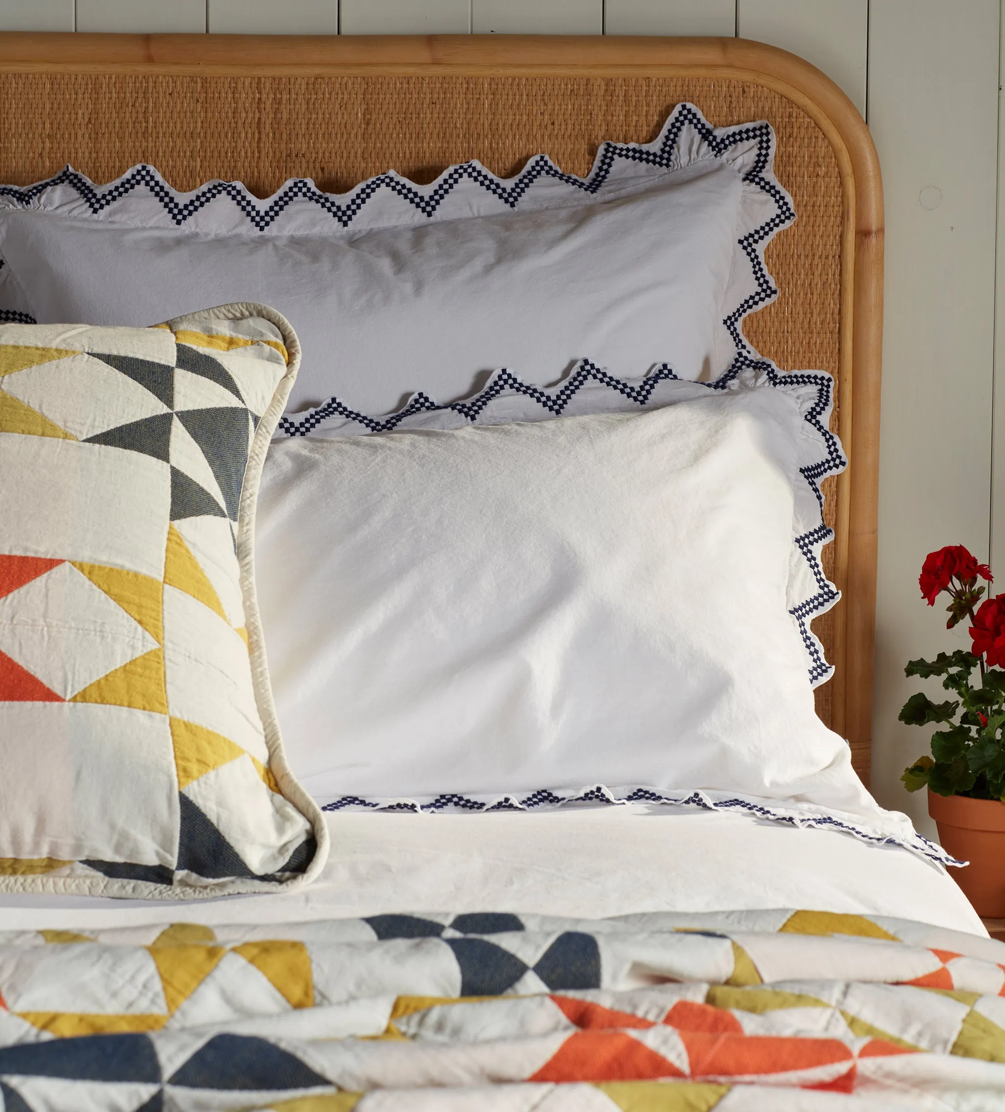 Glassette Freida Oxford Pillowcase - Navy, Cotton product