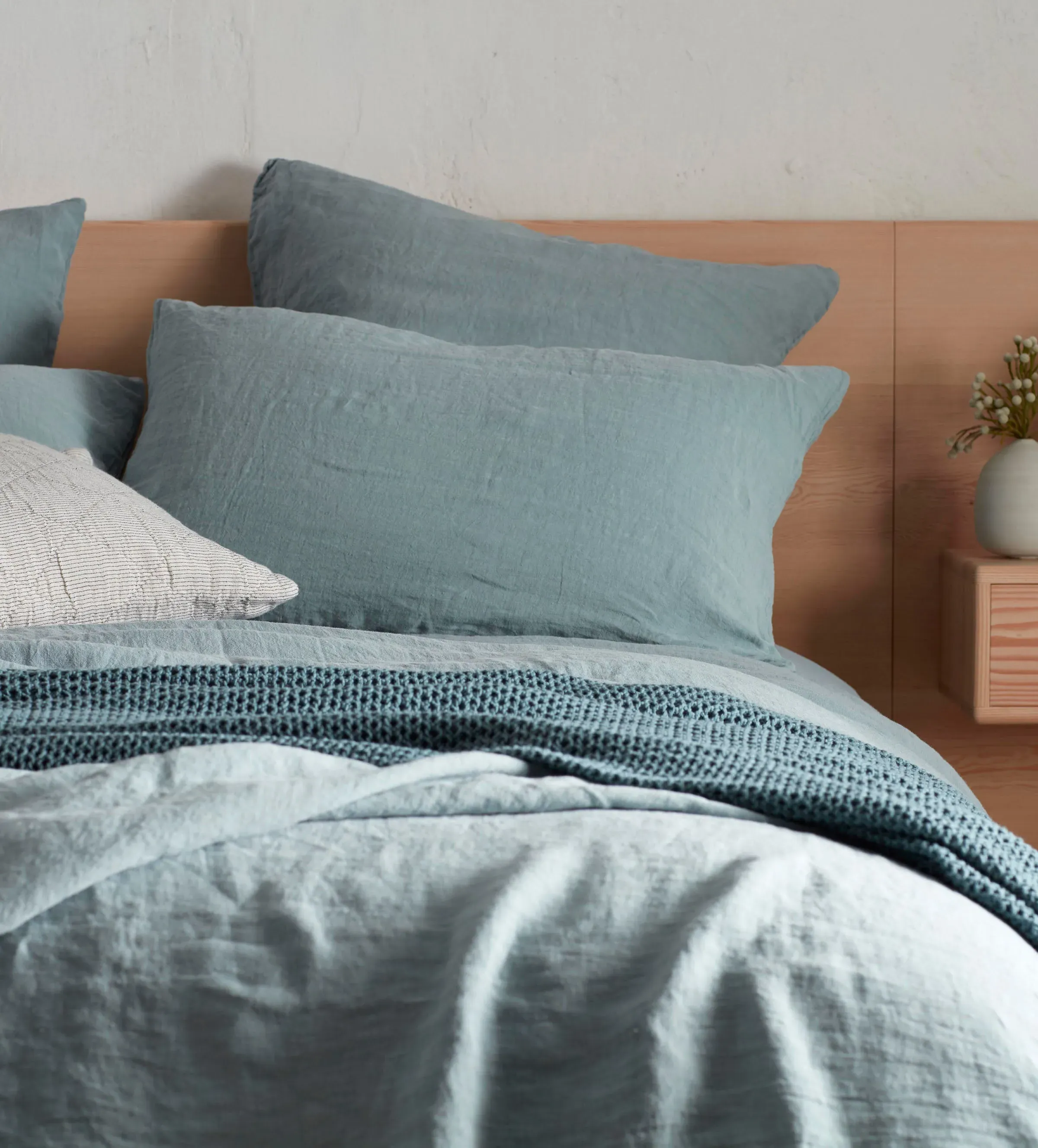 Housewife Pillowcase - Teal, 100% Linen product