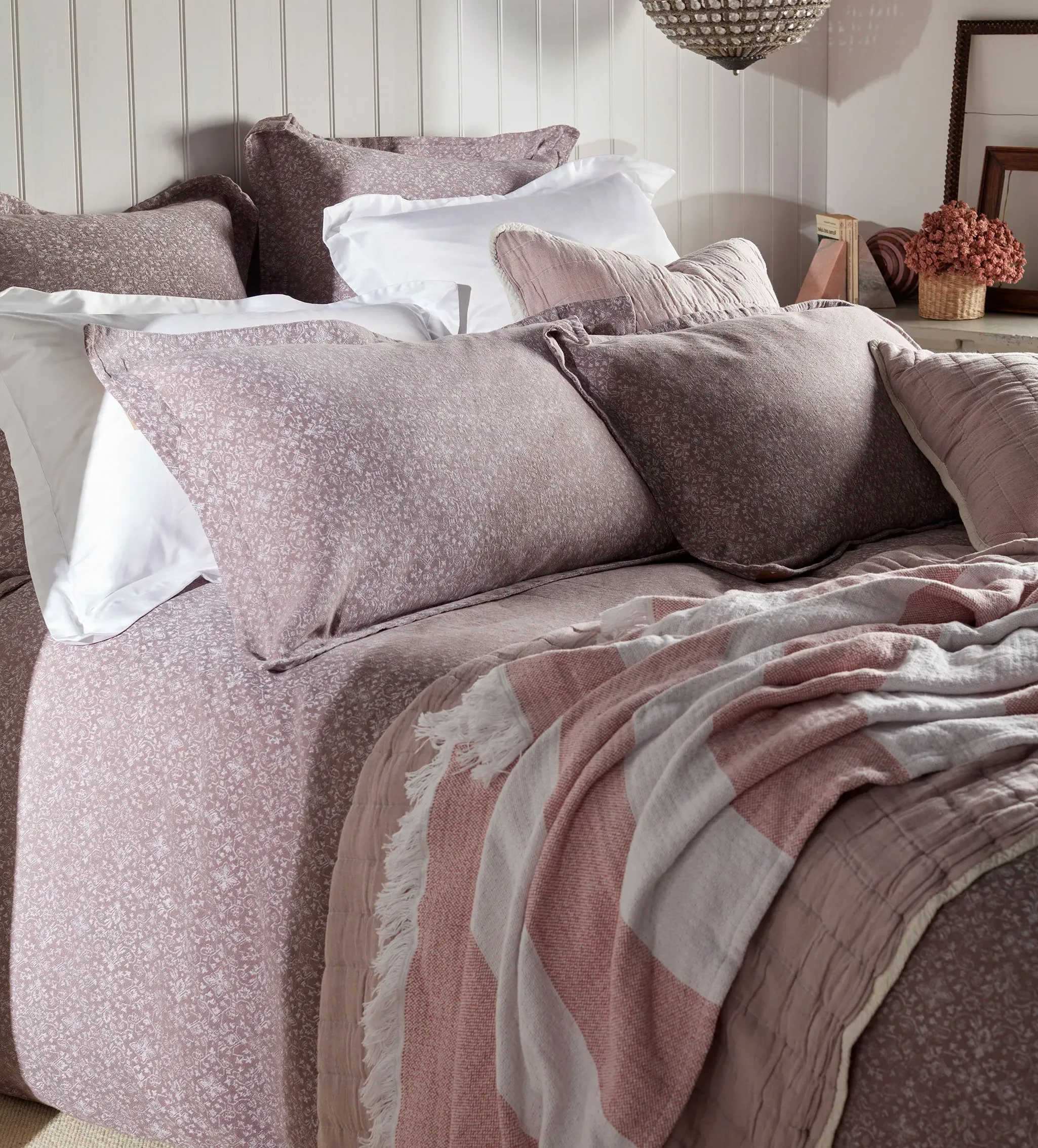 Jasmine Floral Jacquard Oxford Pillowcase - Cotton product