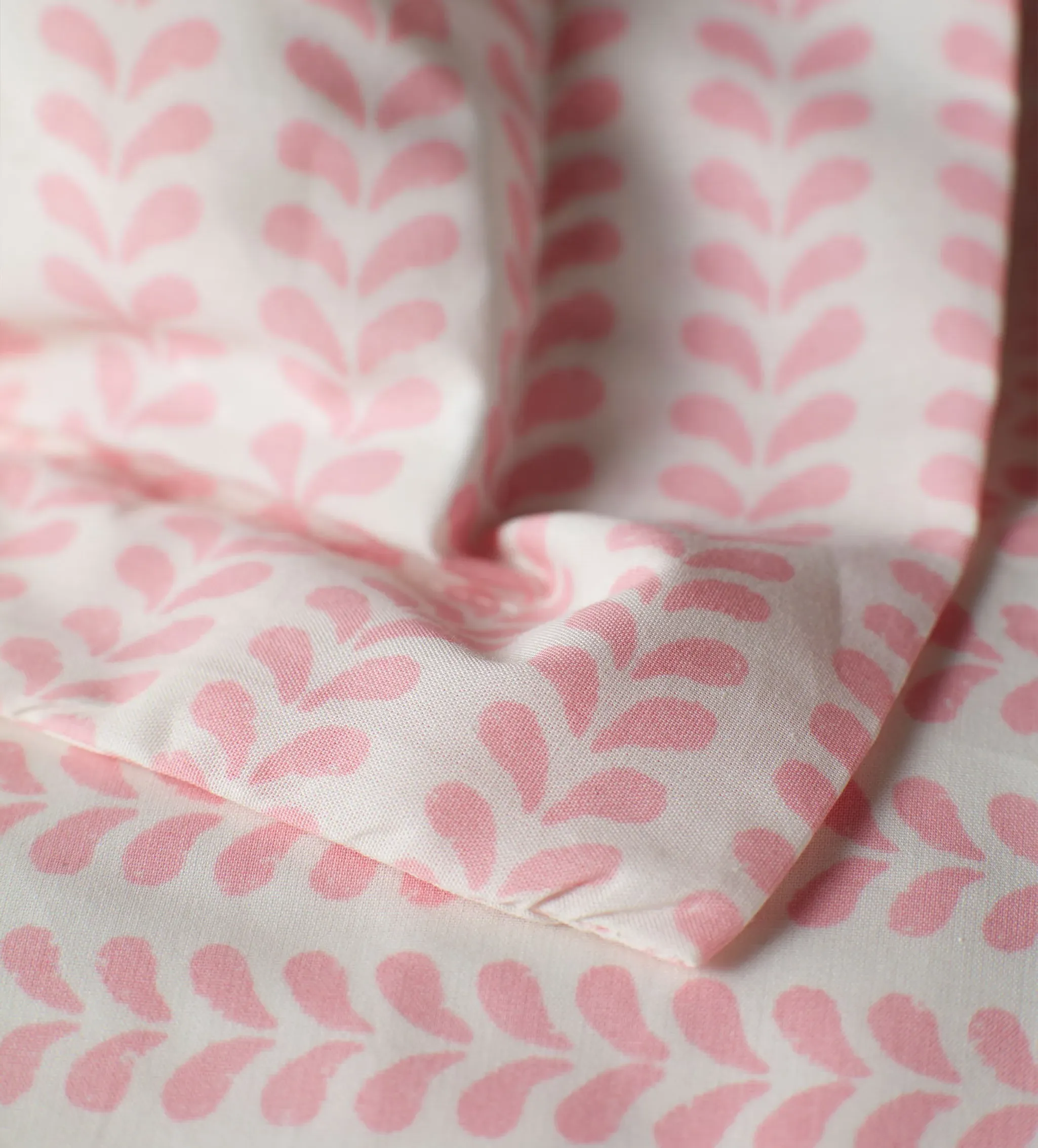 Molly Mahon Bindi Oxford Pillowcase - Pink, Cotton product