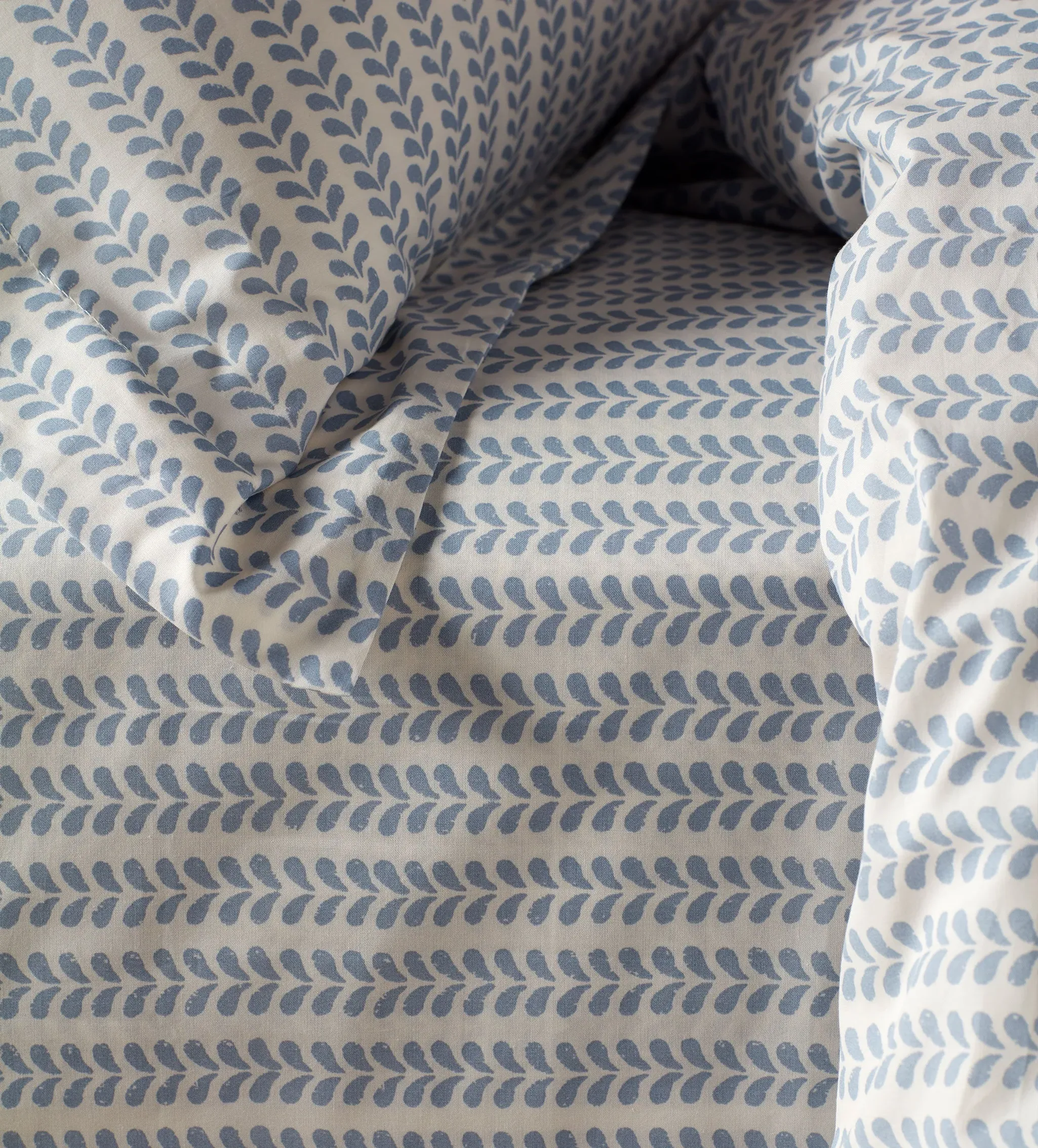 Molly Mahon Blue Bindi Fitted Sheet - Blue, Cotton product