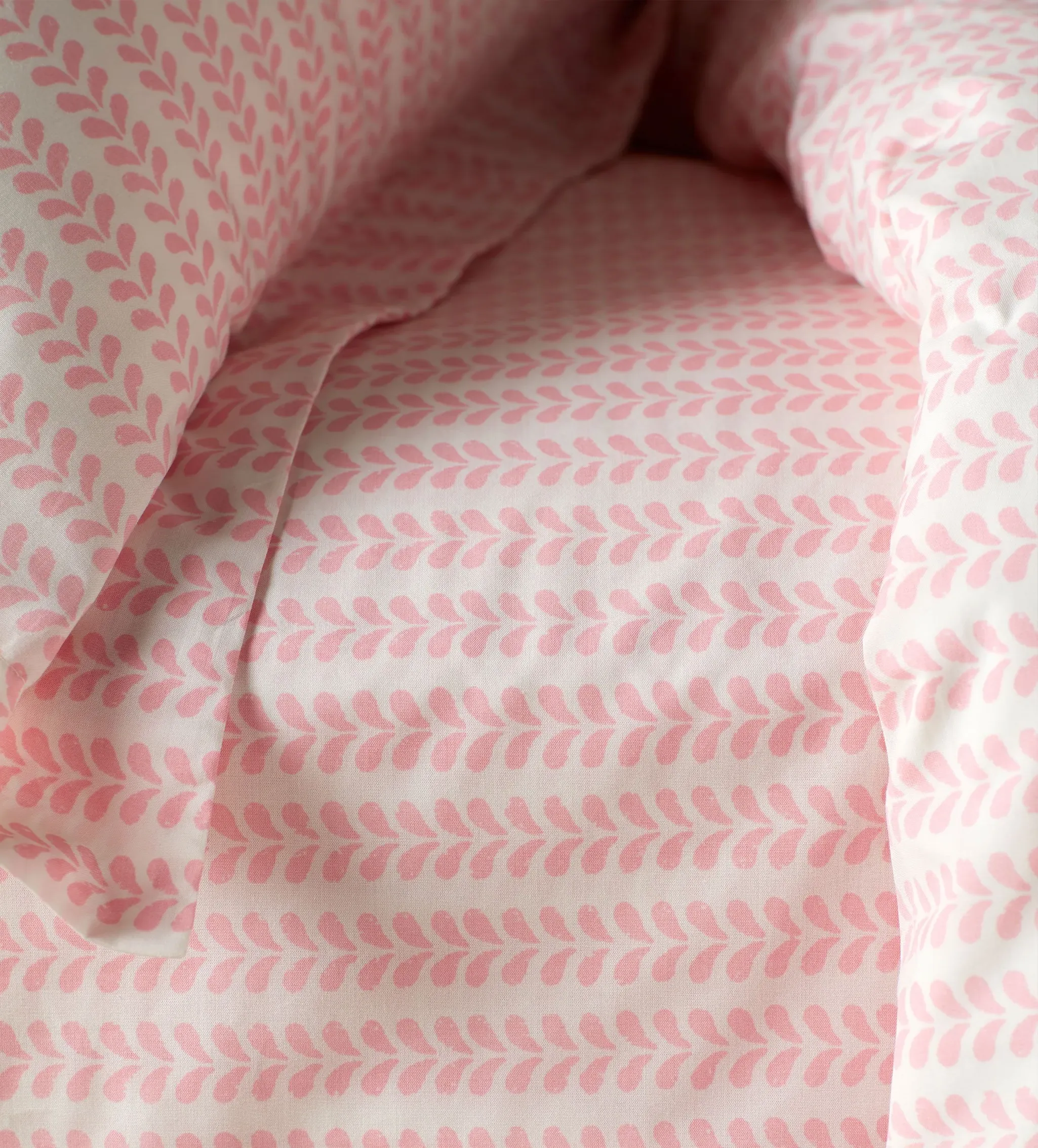 Molly Mahon Pink Bindi Fitted Sheet - Pink, Cotton product