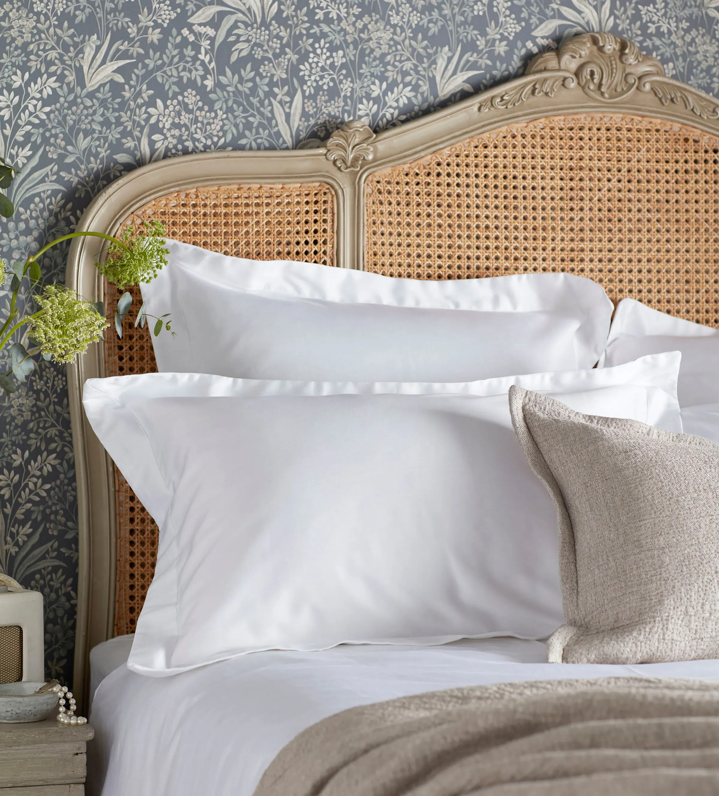 Oxford Pillowcase 600 Thread Count - White, Cotton product