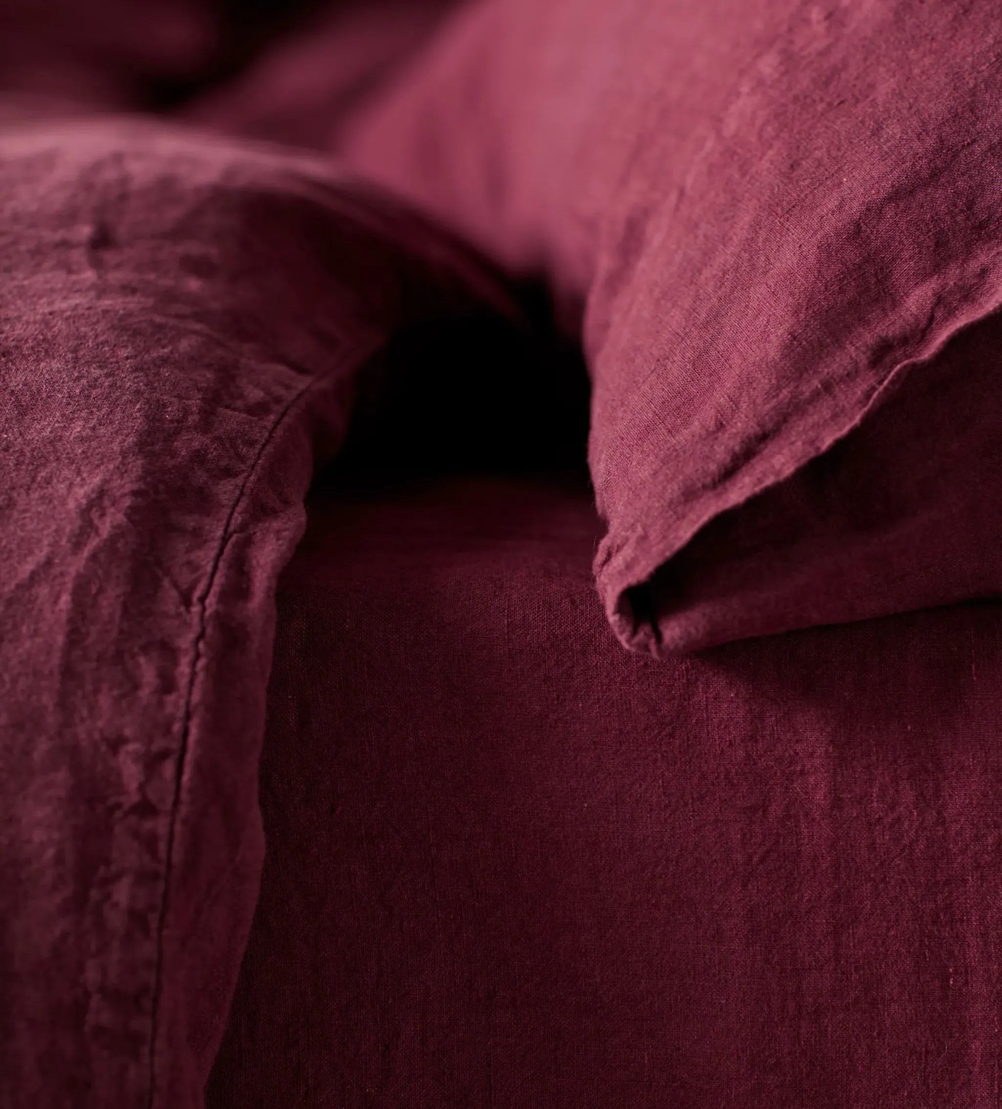 Super King Fitted Sheet - Beetroot, 100% Linen product