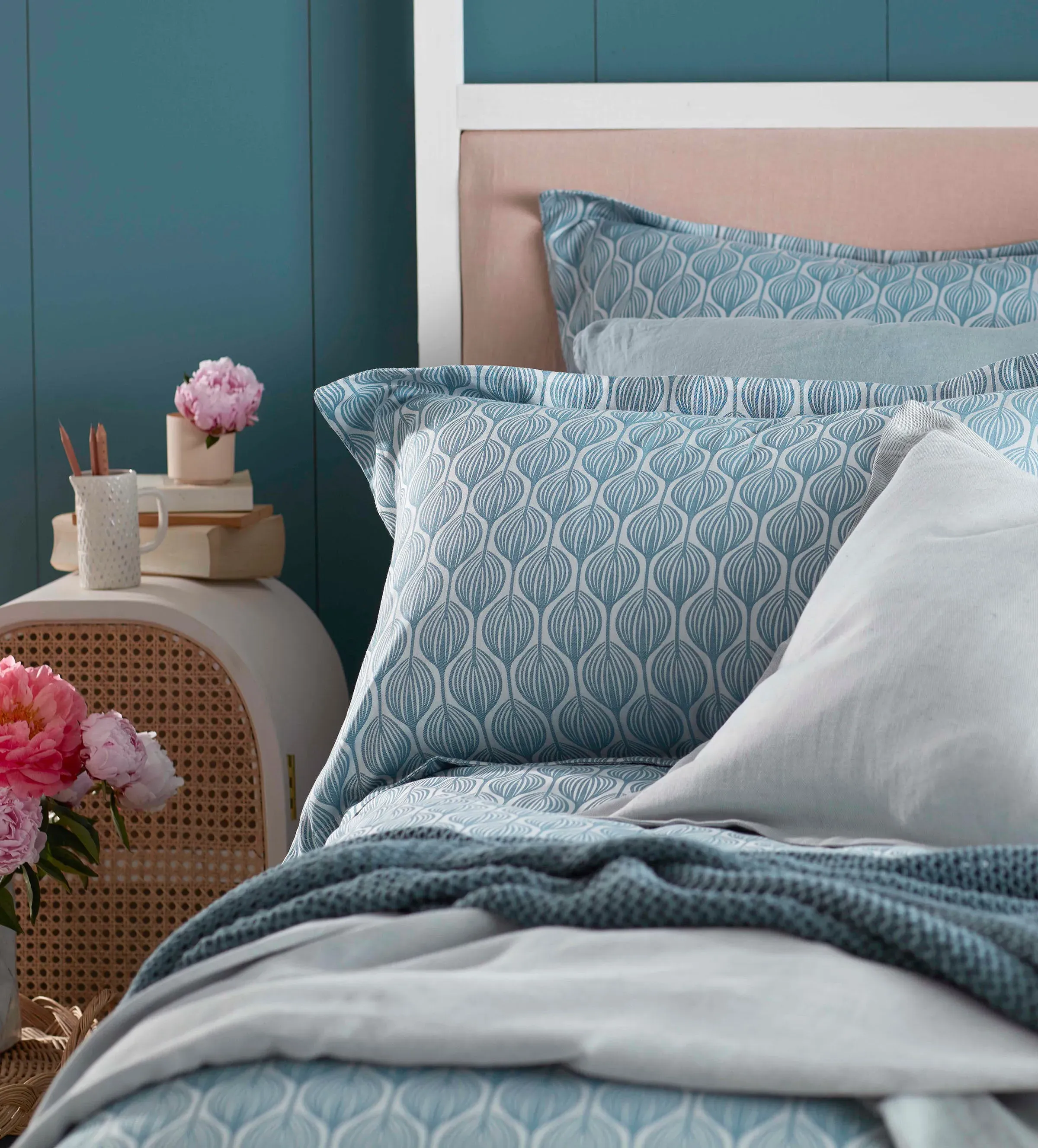 Teasels Oxford Pillowcase - Teal, Cotton product