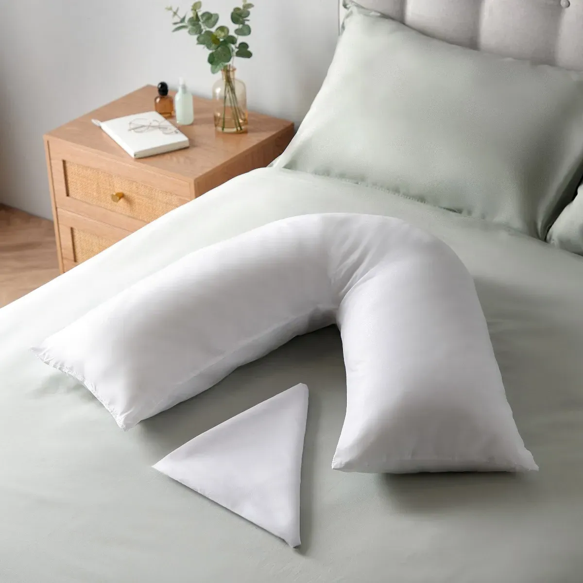 Silentnight V-Shape Support Pillow - Hollowfibre product