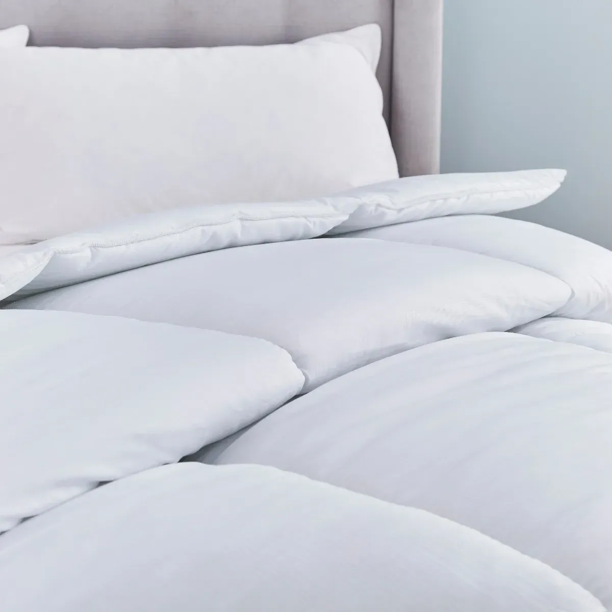 Single Summer Duvet 4.5 Tog - White, Synthetic image