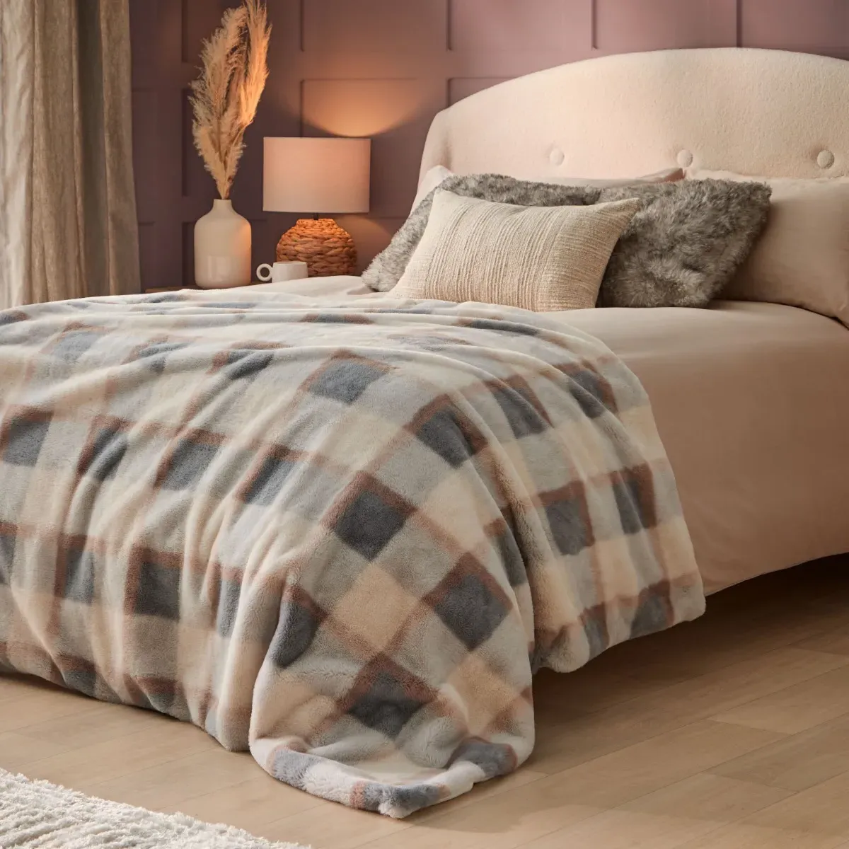 Snugsie Faux Fur Throw - Natural Check product