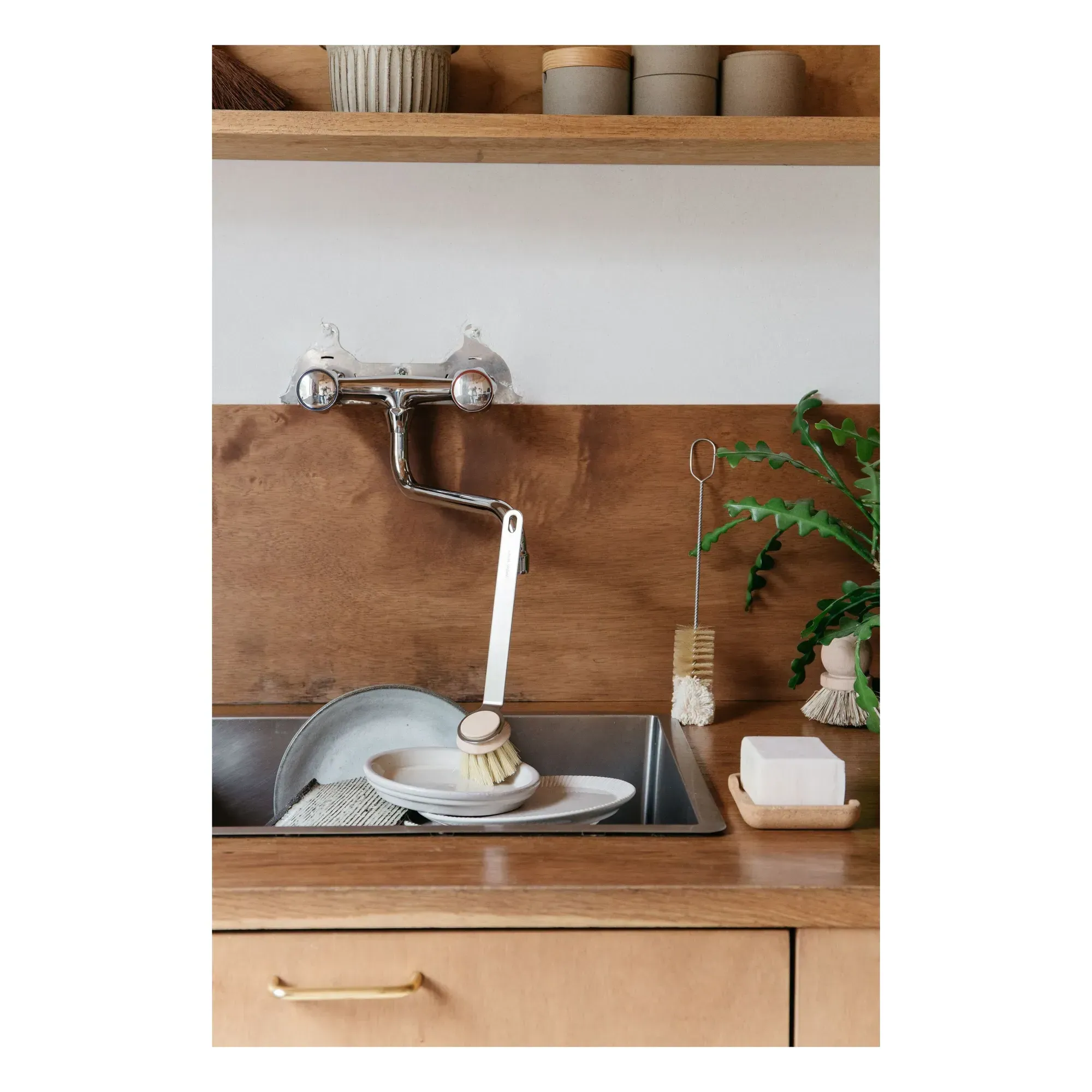 Andrée Jardin Super Dish Brush Handle - Sand, Stainless Steel alternate view