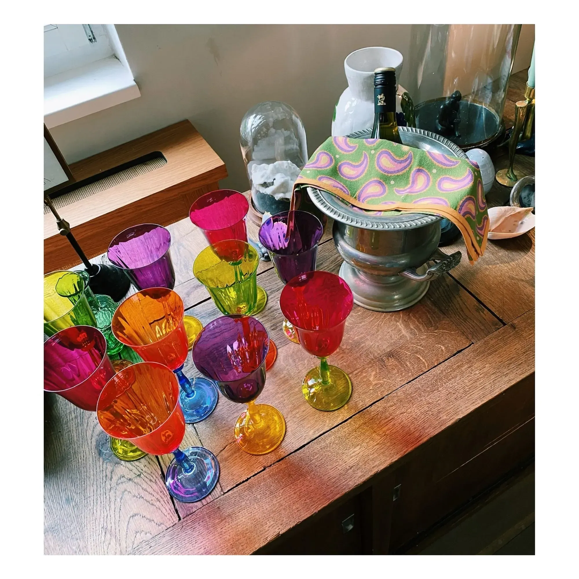 Gardenia Wine Glass - Multicoloured, Glass alternate view