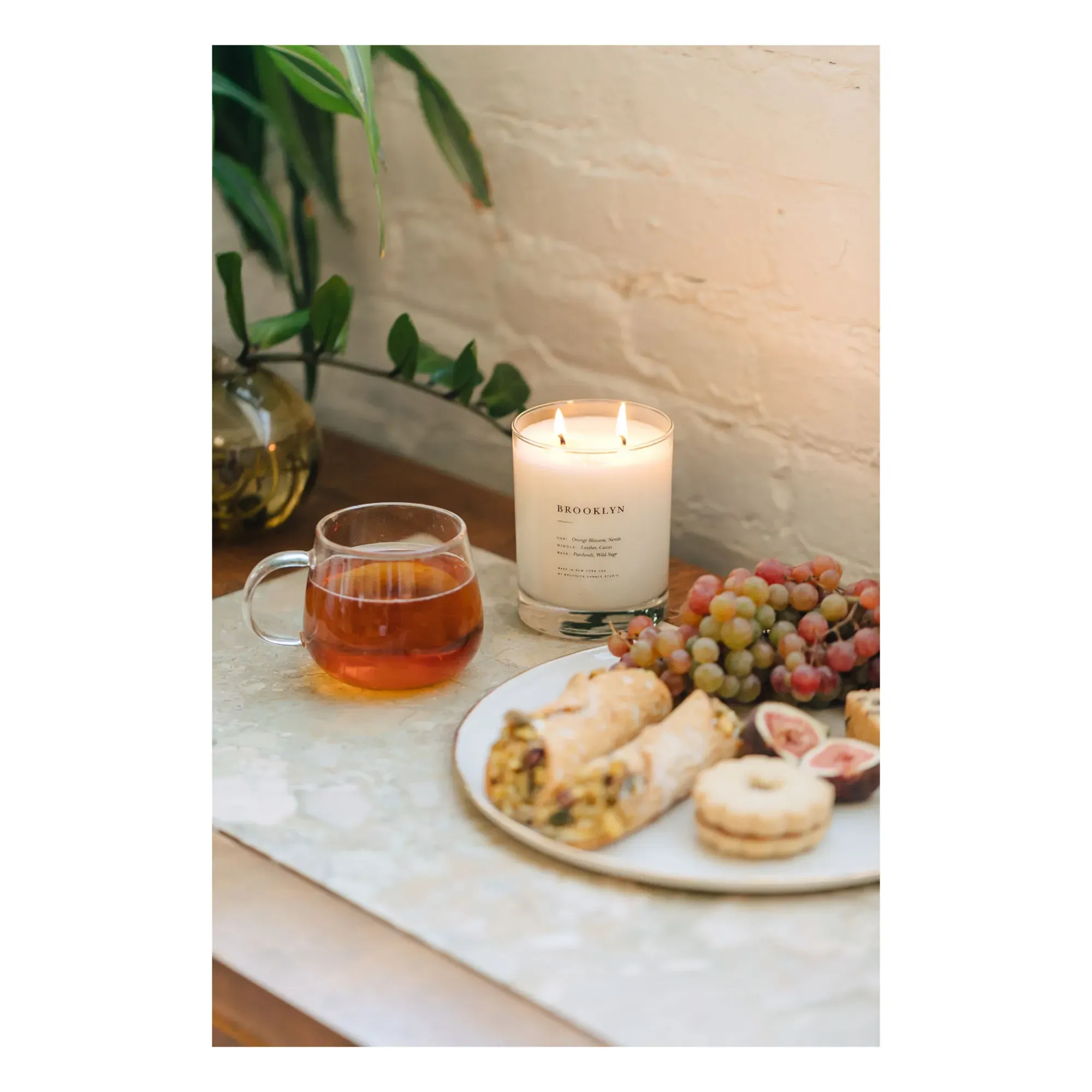 Escapist Brooklyn Candle 370g - White, Soy Wax alternate view
