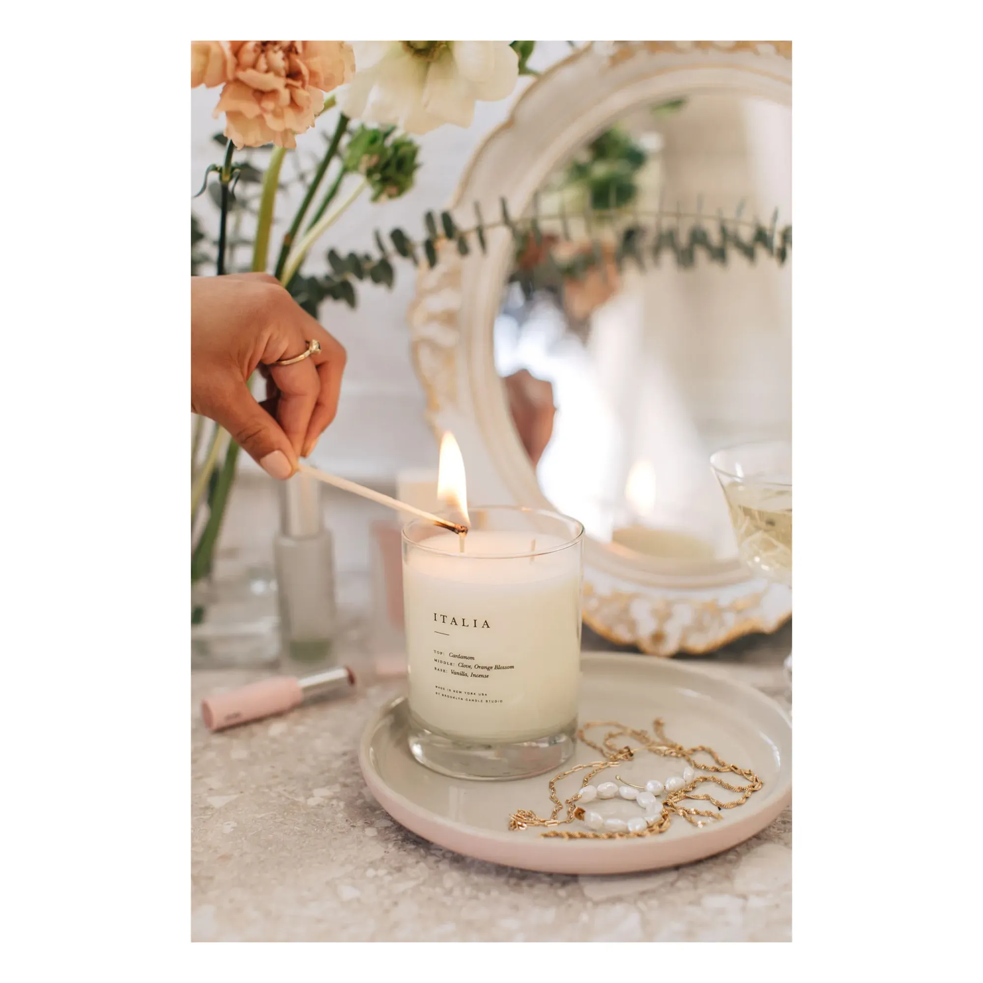 Escapist Italia 370g Candle - White, Soy Wax alternate view