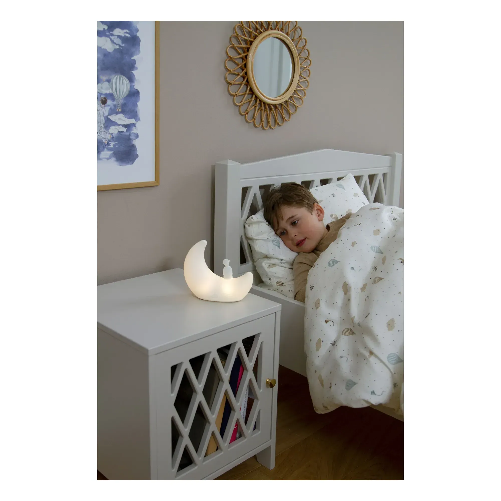 Cam Cam Moon Nightlight - White, Silicone alternate view