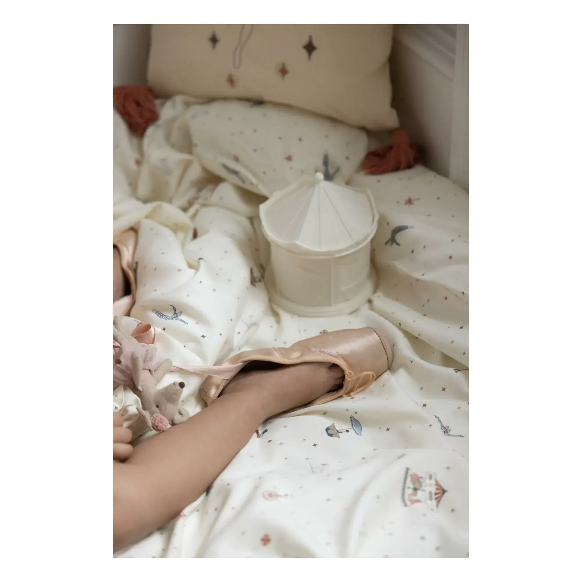 Carrousel Nightlight - White, Silicone alternate view