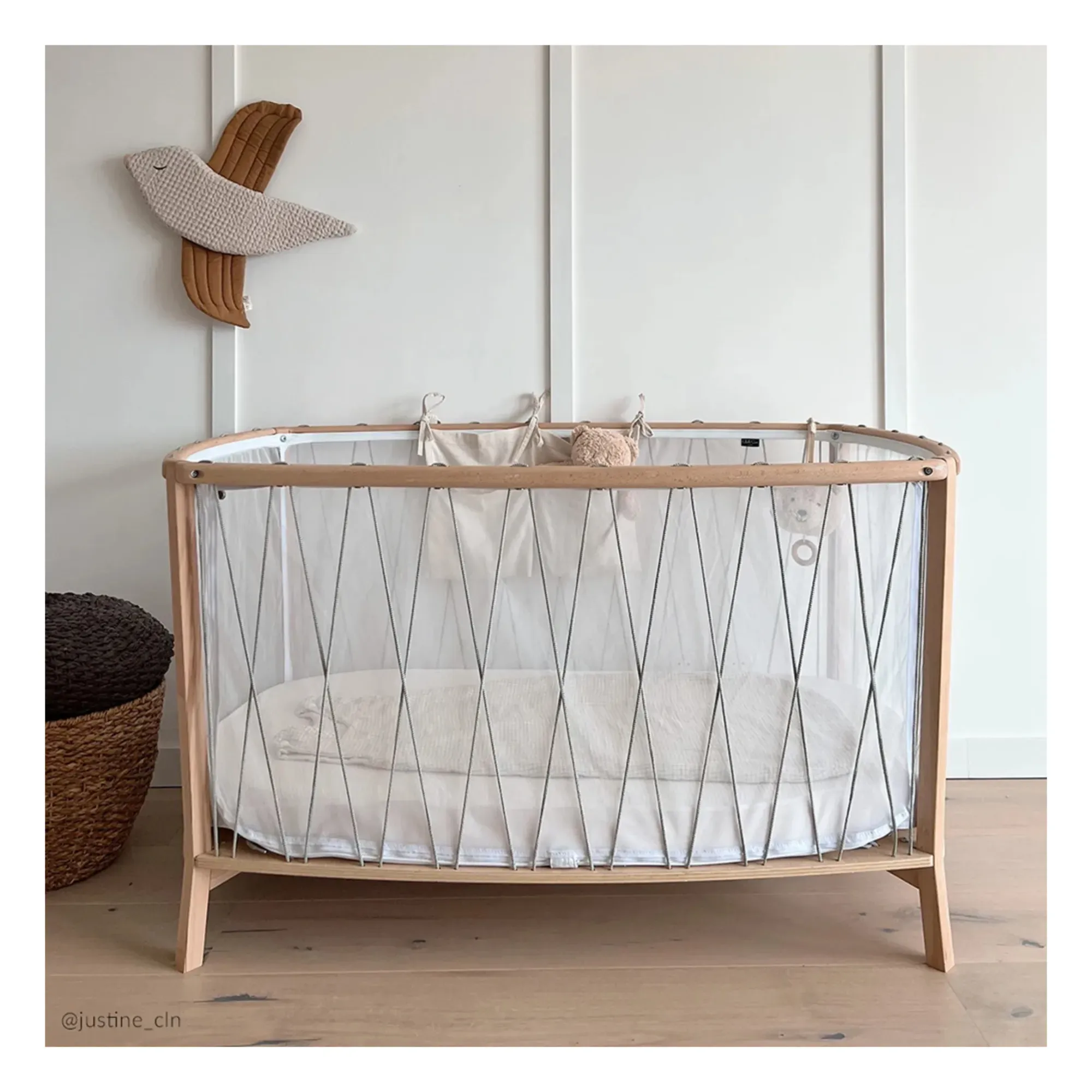Kimi Convertible Cot - Vert Lichen, Beech Wood alternate view