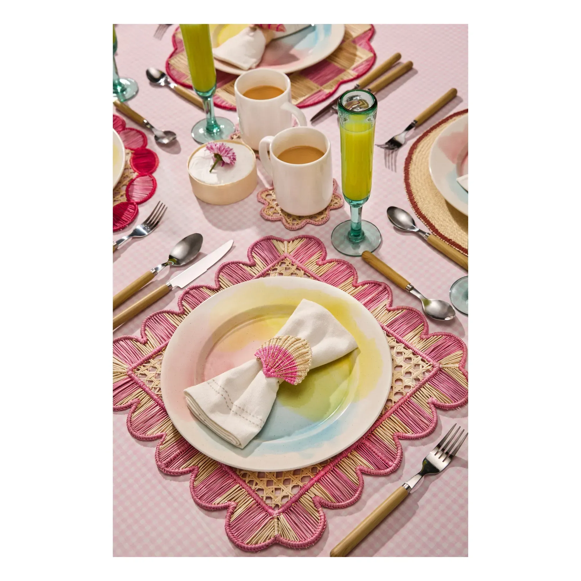 Mercado Round Placemat - Pink, Iraca Palm alternate view