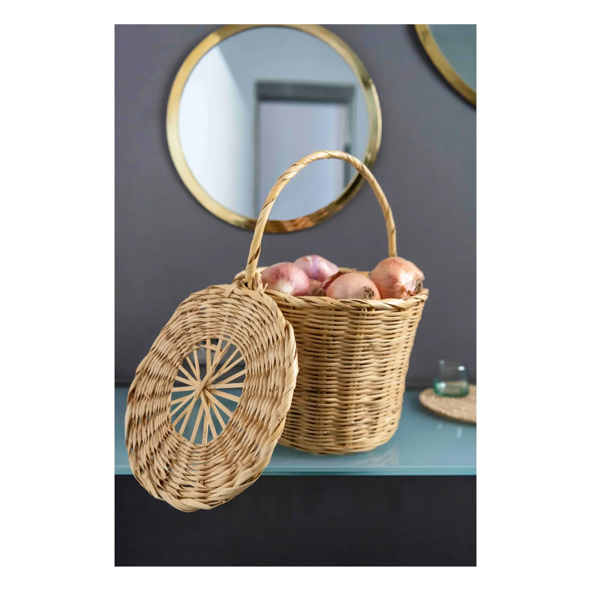 Wicker Basket with Lid and Handle - Natural alternate view