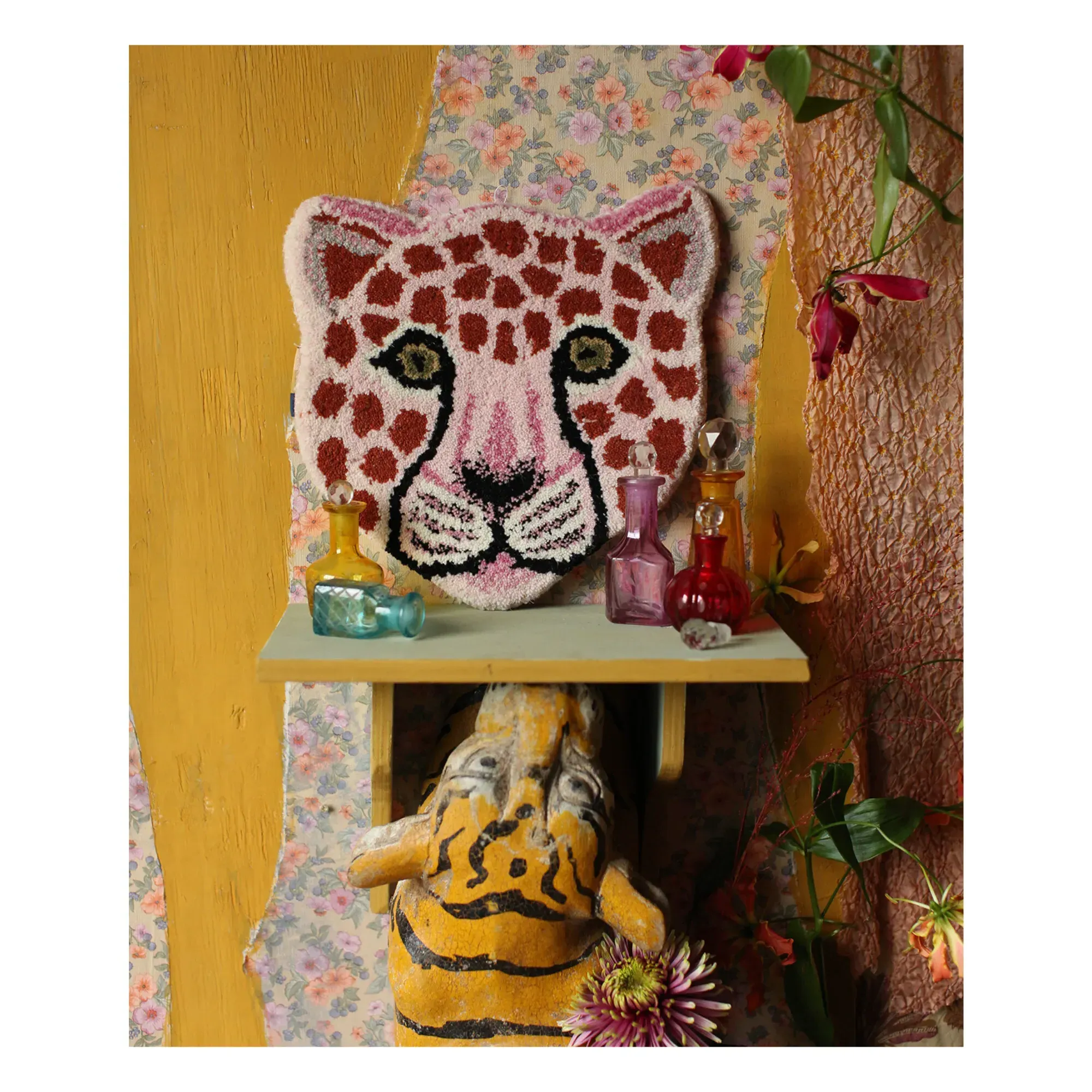 Pinky Leopard Head Small Wool Rug - Pink alternate view