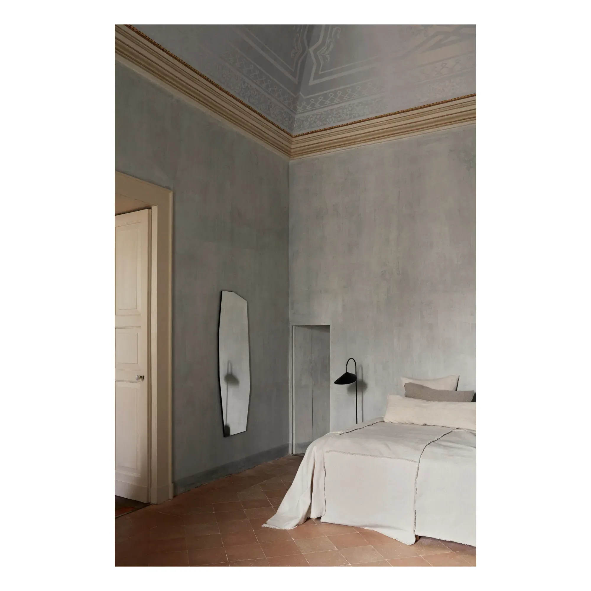Arum Swivel Wall Light - Black, Iron alternate view