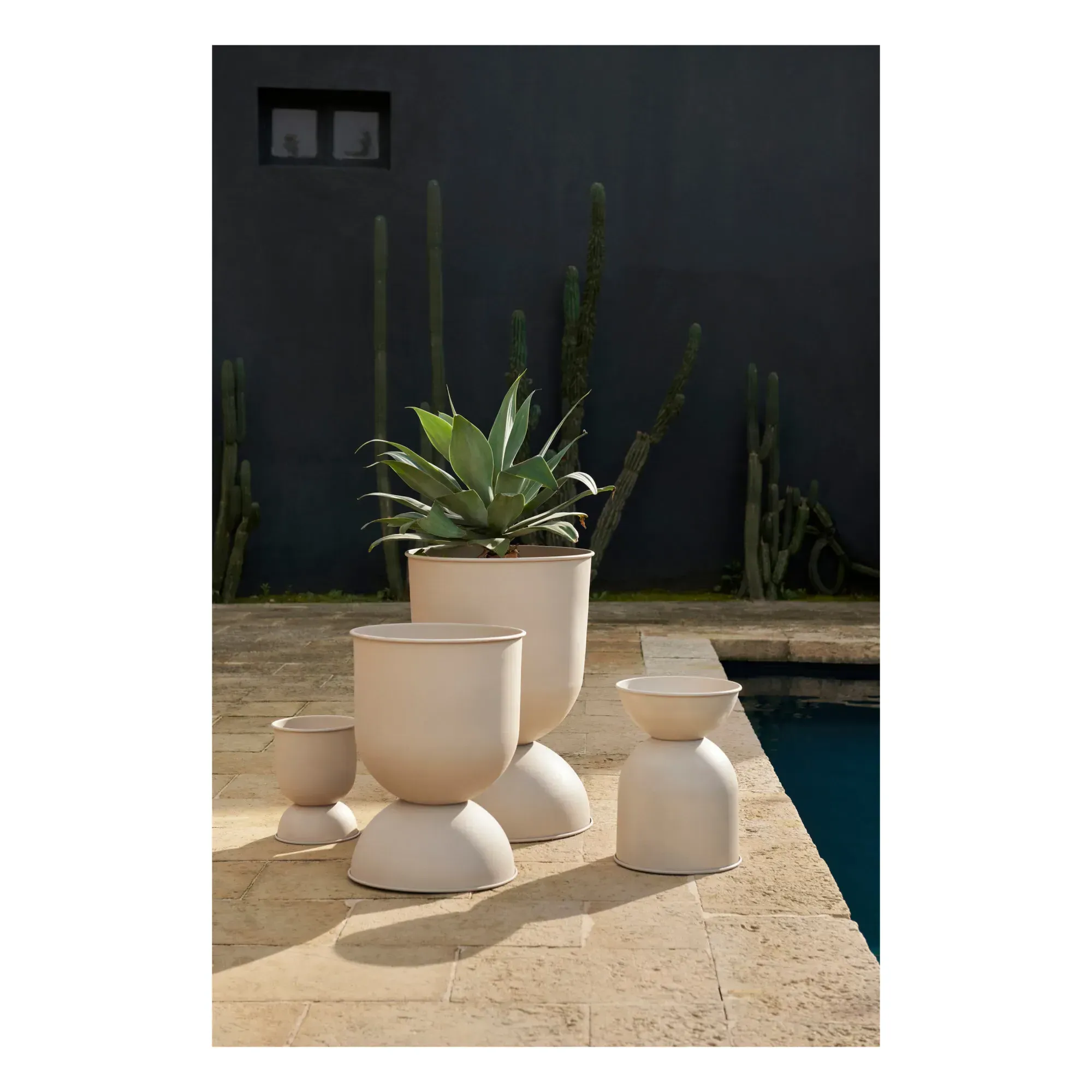 Hourglass Pot - Beige, Iron alternate view