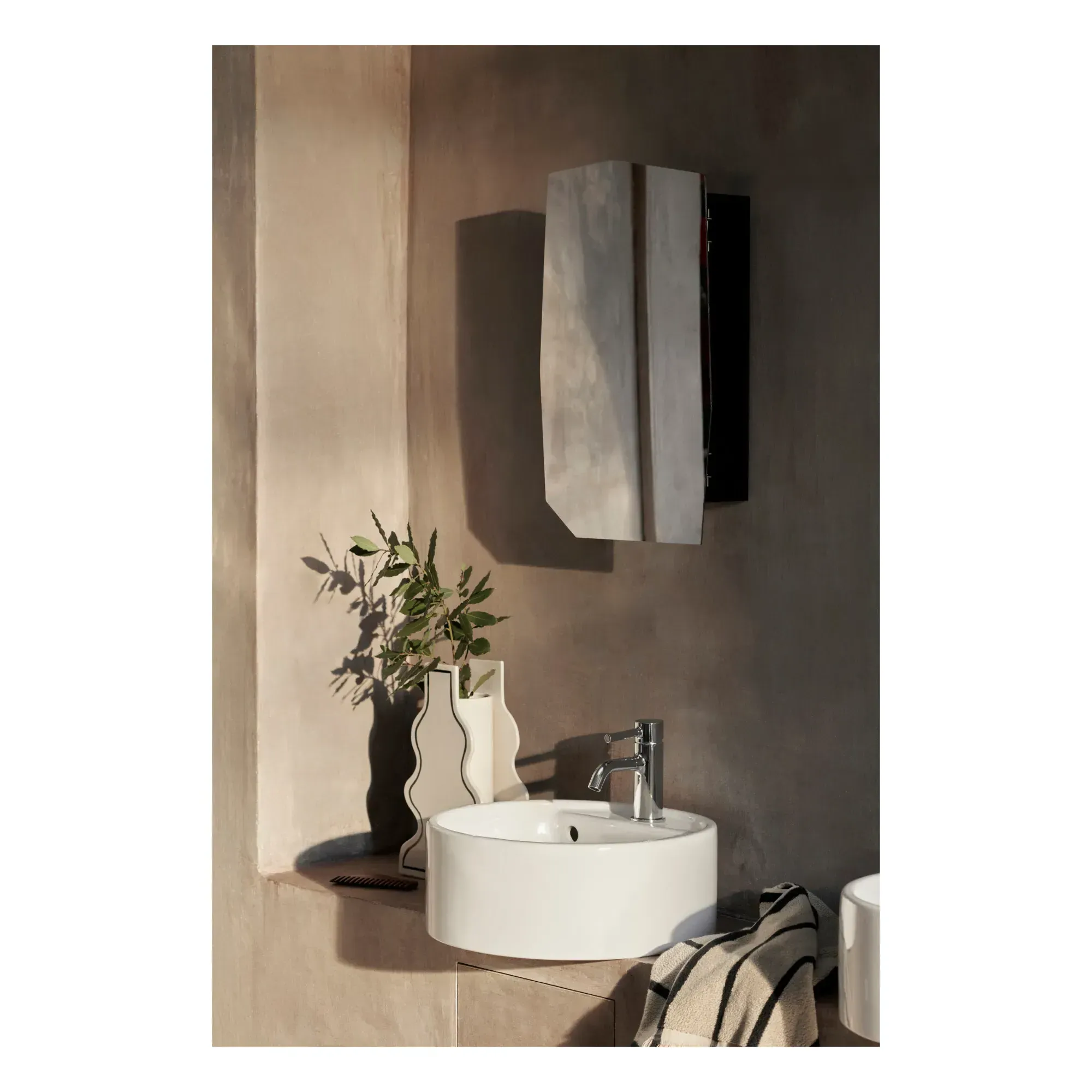 Shard Wall-Mounted Mirror Cabinet - Black, Iron alternate view
