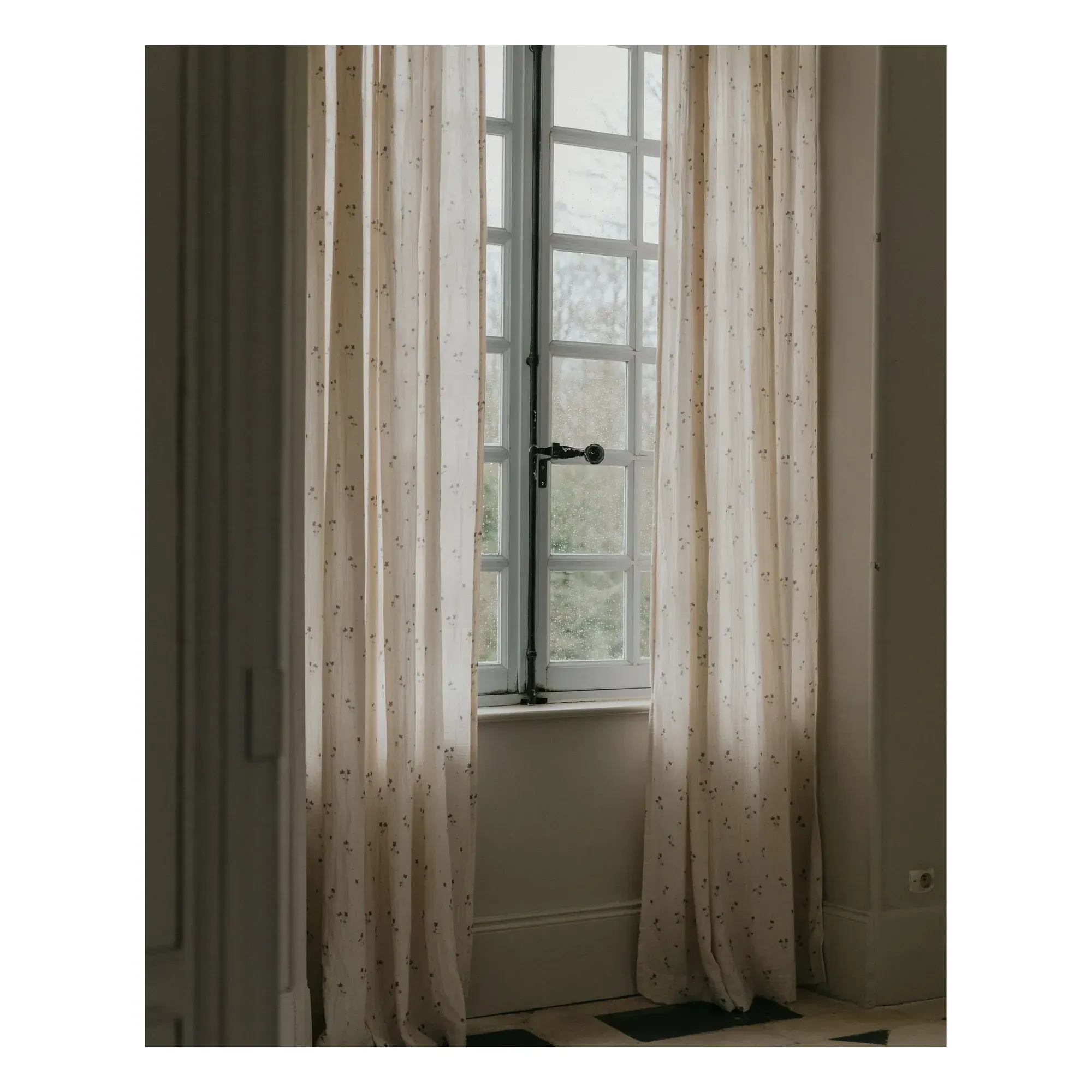 Viola Curtain - Ecru, Linen alternate view