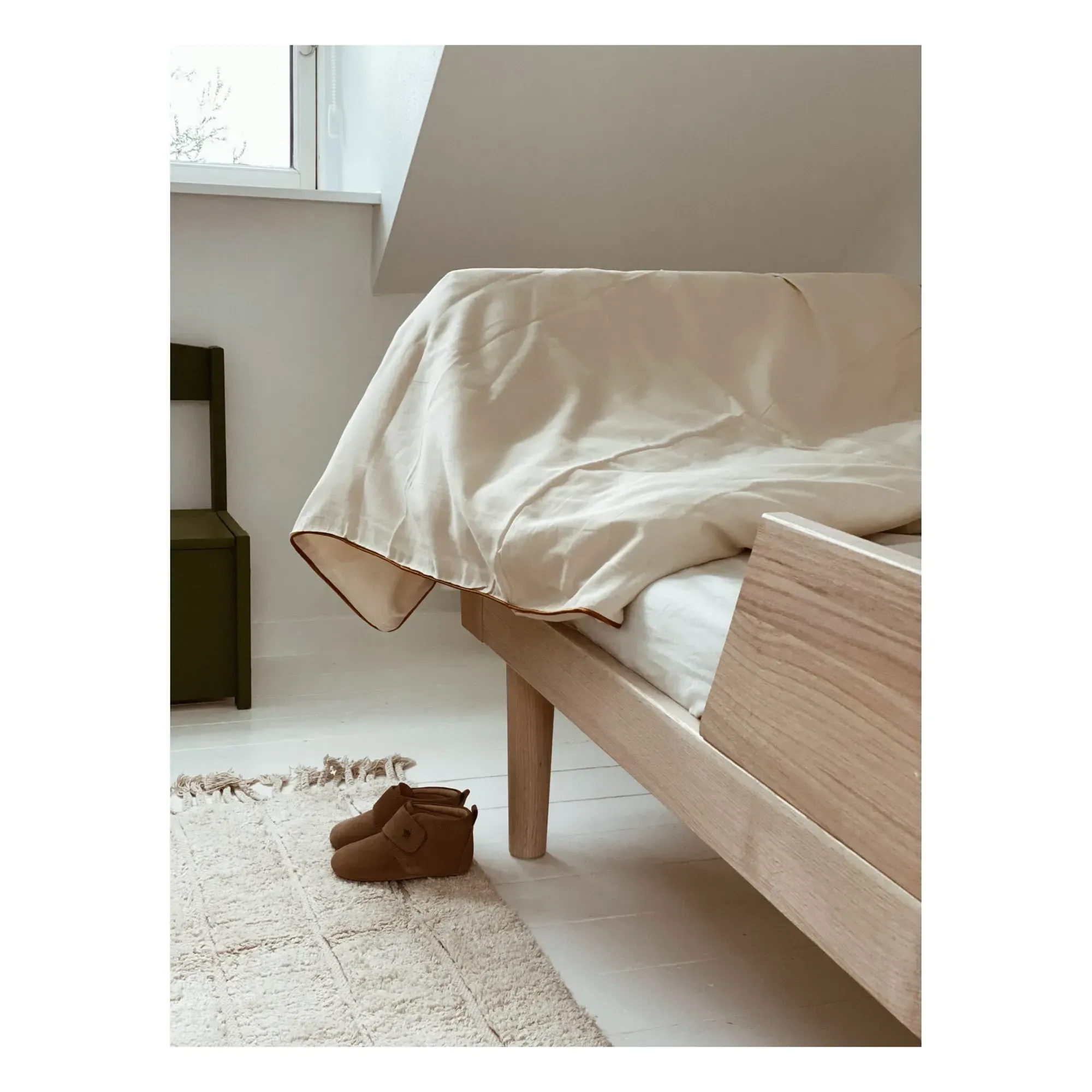 Eli Bed Rail - Light Oak, Solid Oak alternate view
