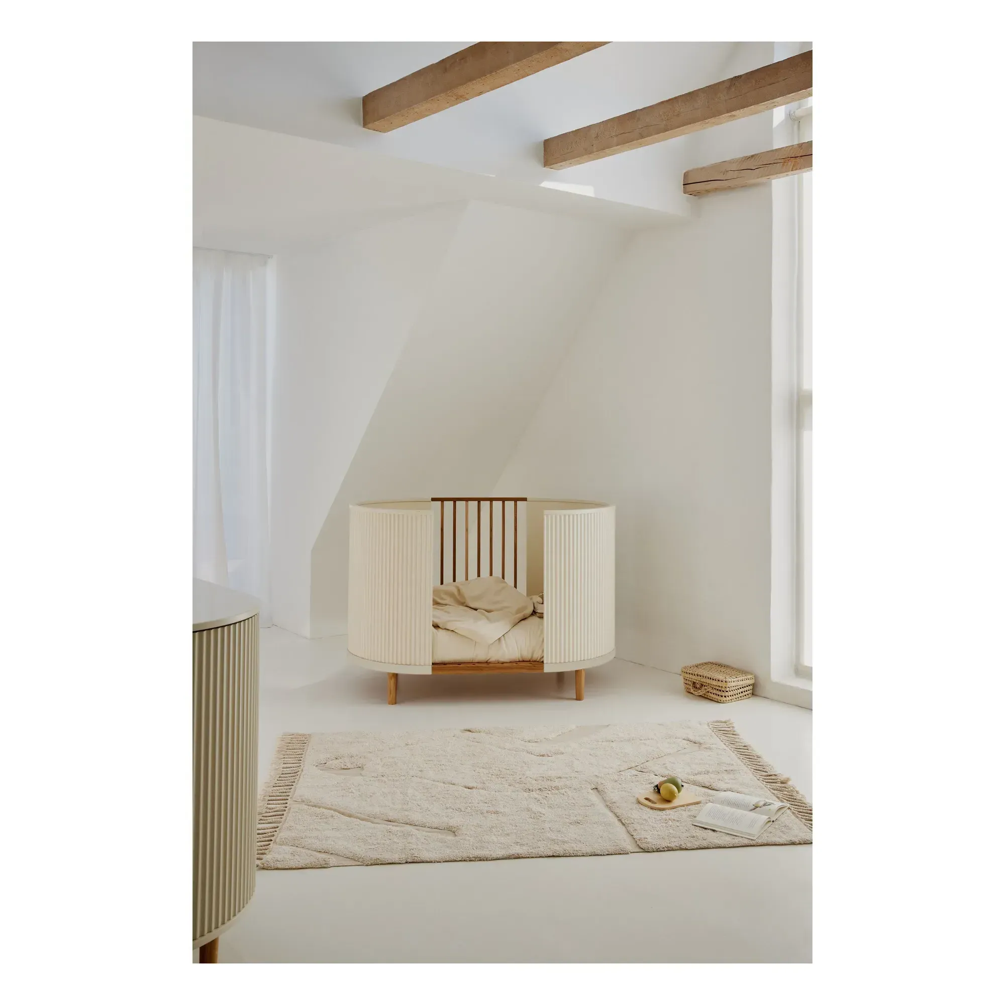 Kai Adjustable Crib - Cream, Oak Wood alternate view