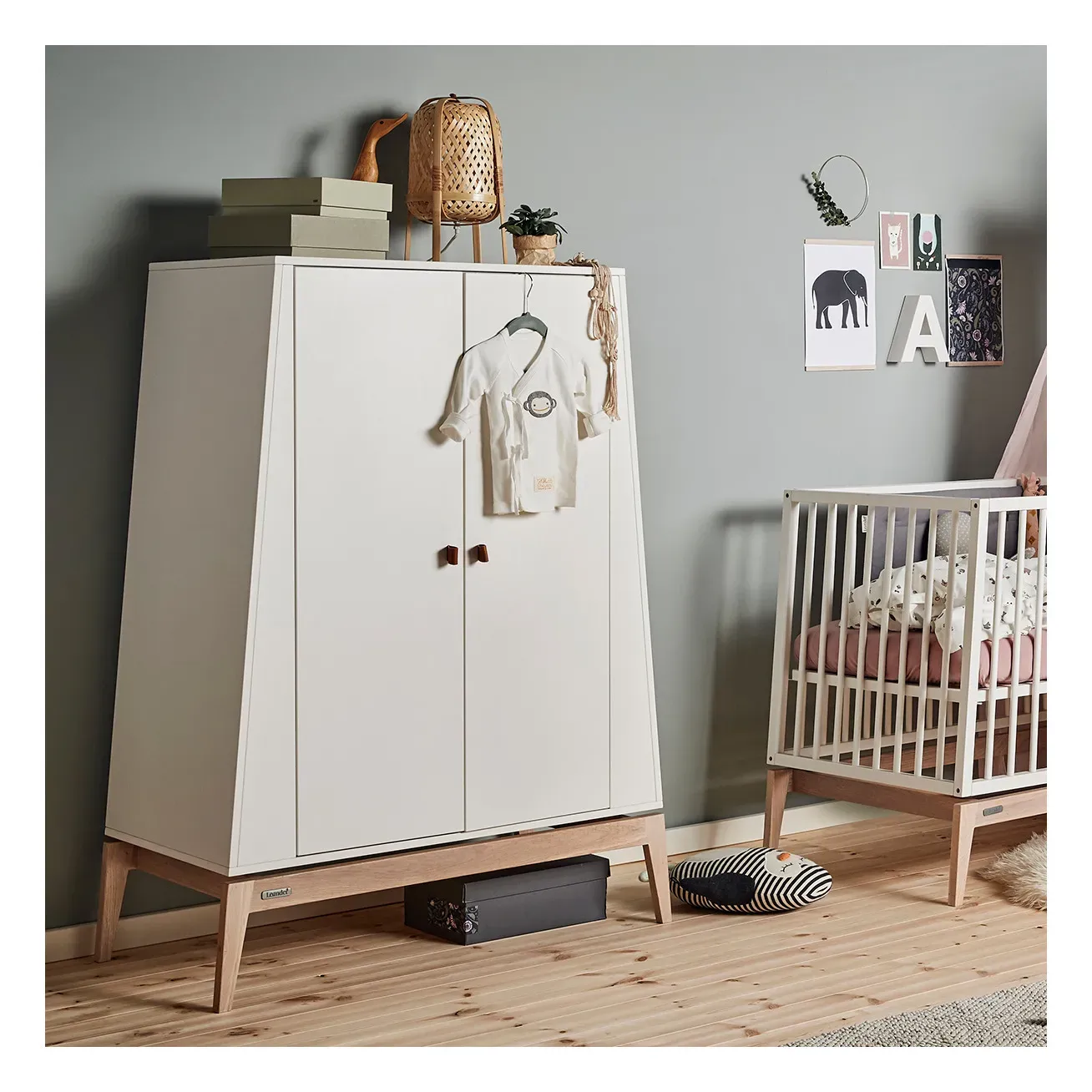 Luna 2-Door Wardrobe - White, Solid Oak alternate view