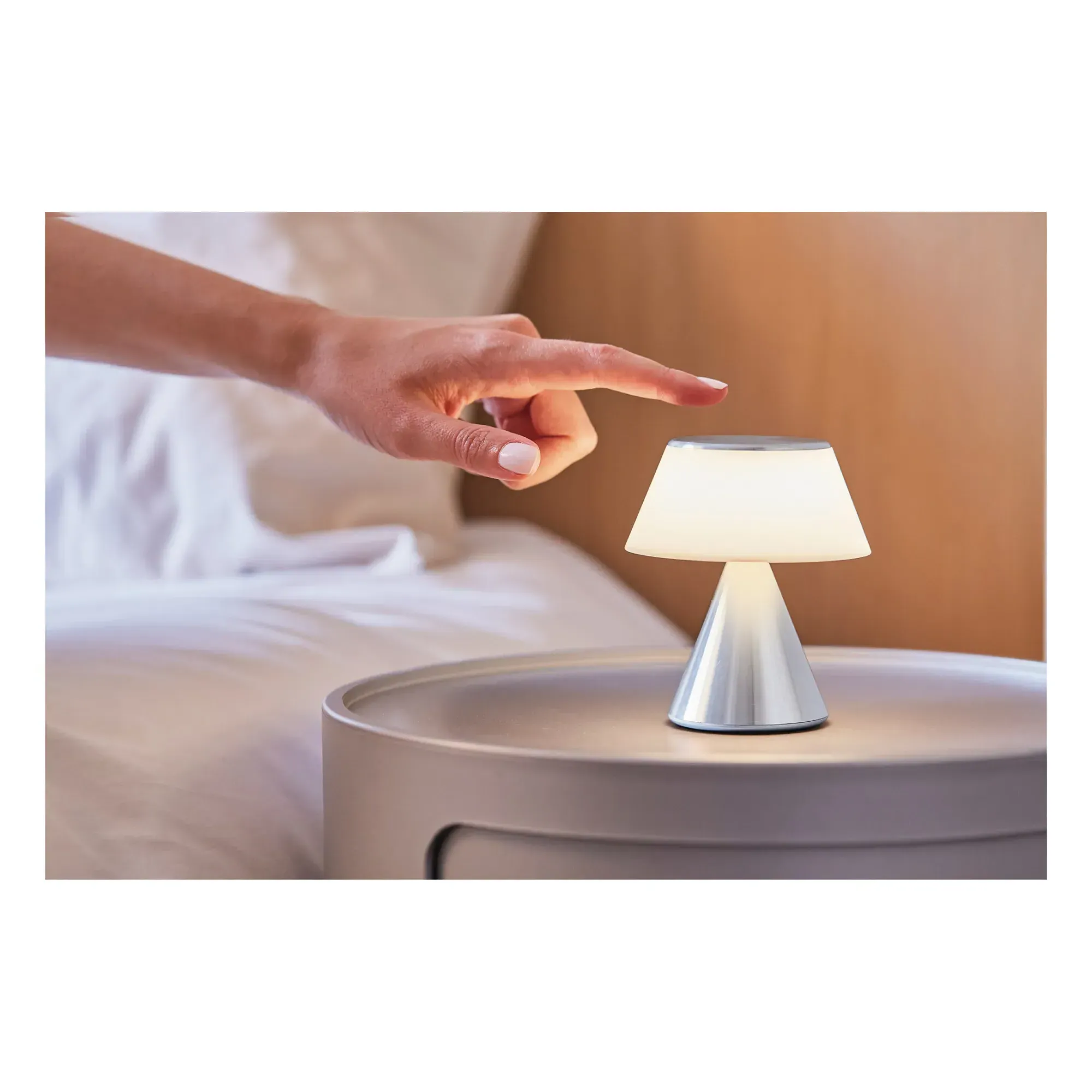 Luma Portable LED Lamp - Aluminium alternate view