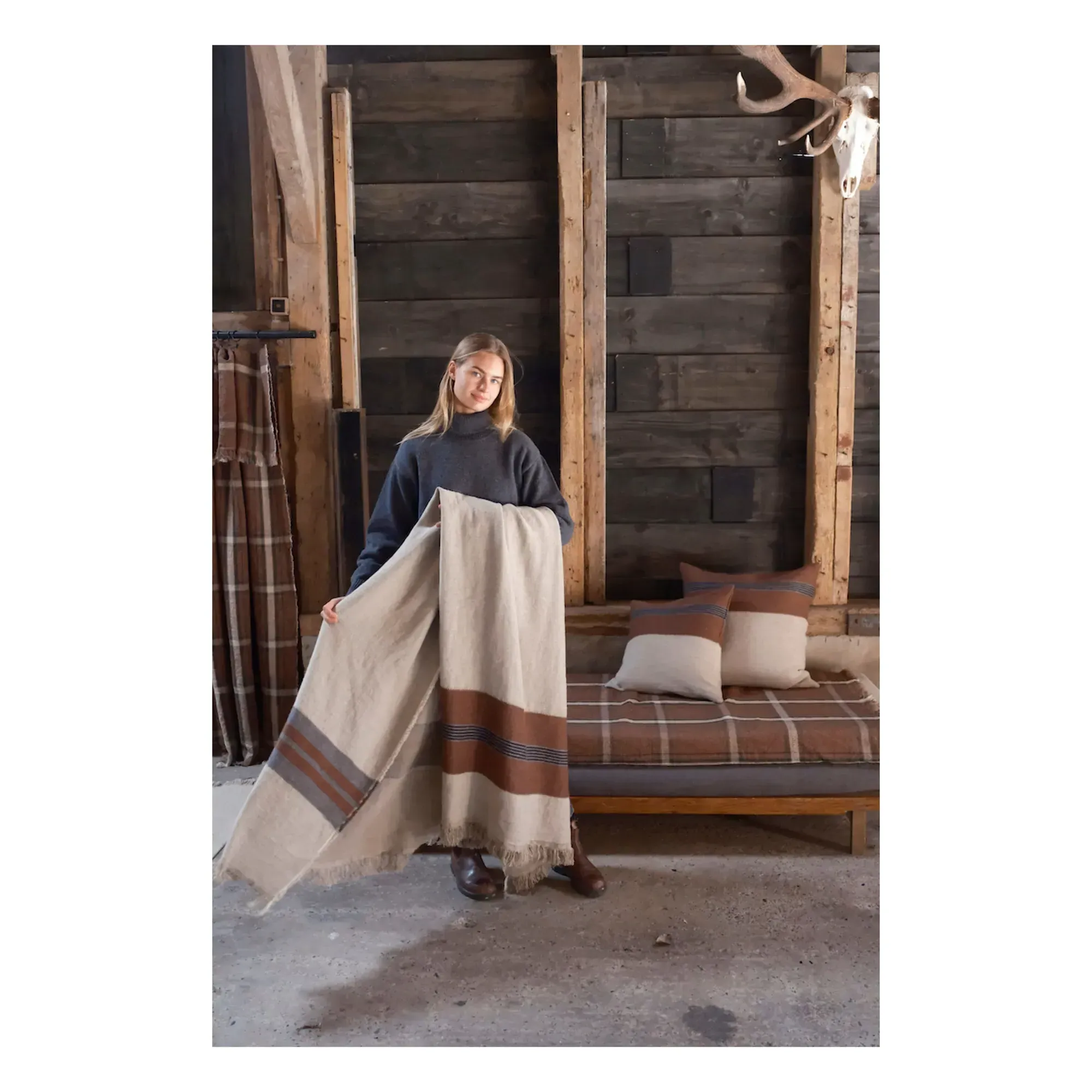 Sienna Throw - Brown, Linen-Wool alternate view