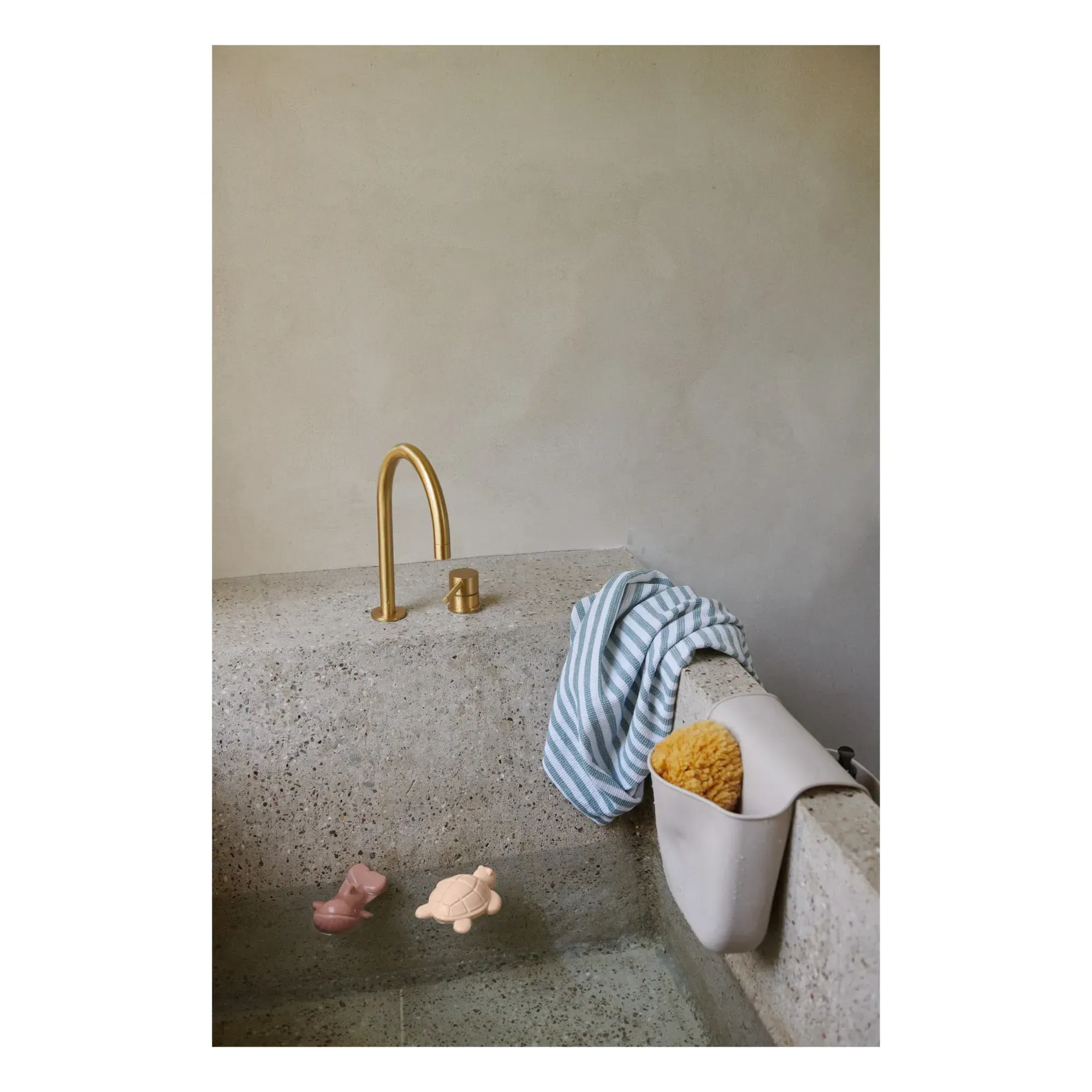Pilea Storage Basket - Sandy, Silicone alternate view