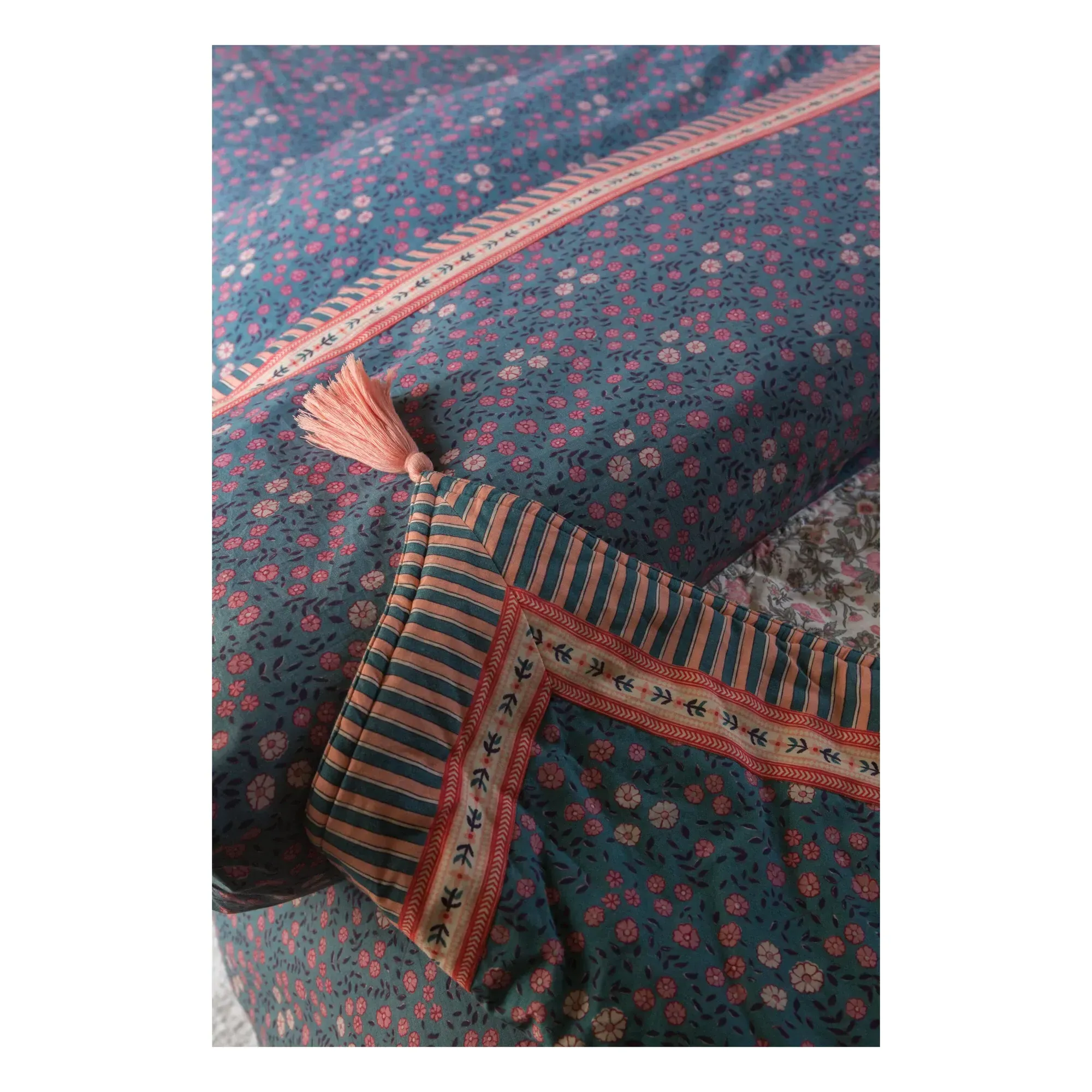 Enoha Throw - Multicoloured, Organic Cotton alternate view