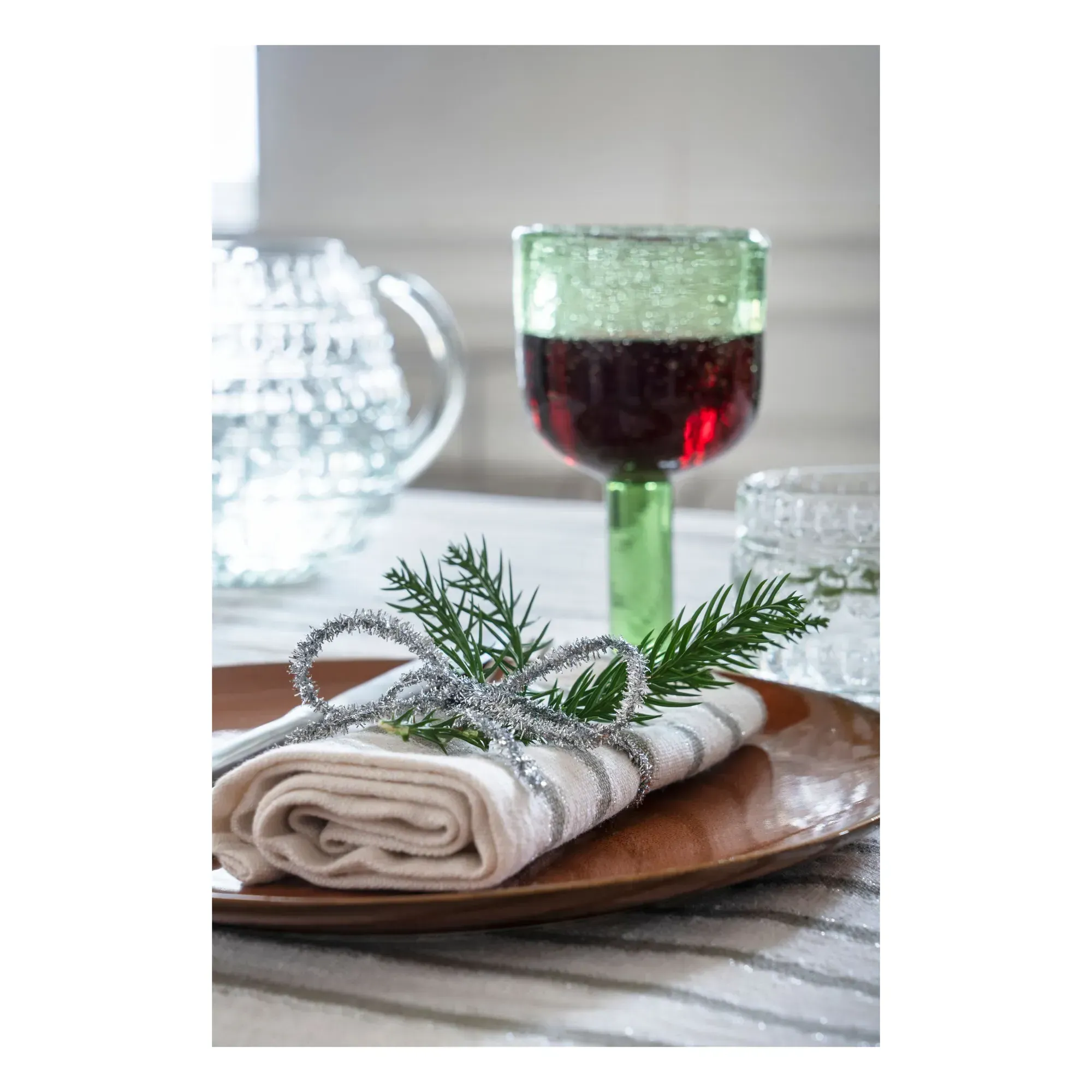 Madam Stoltz Wine Glass - Green, Glass alternate view